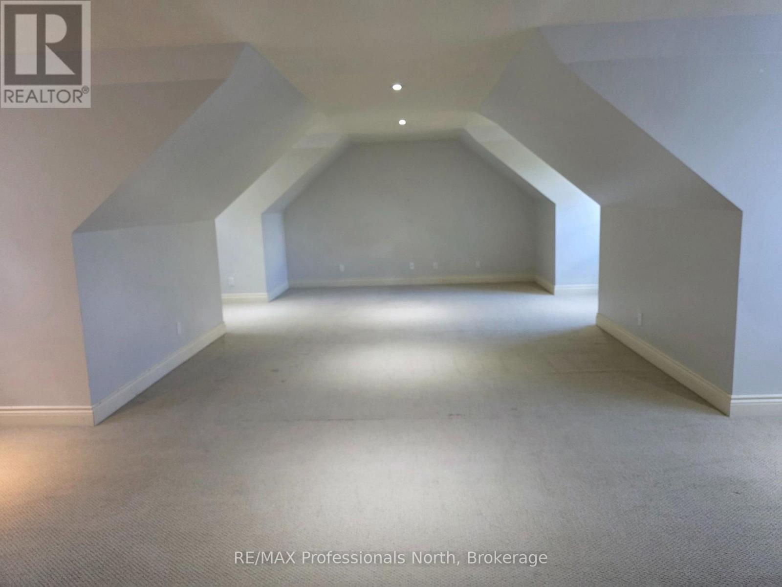 317 Falcon Road Property Photo 30
