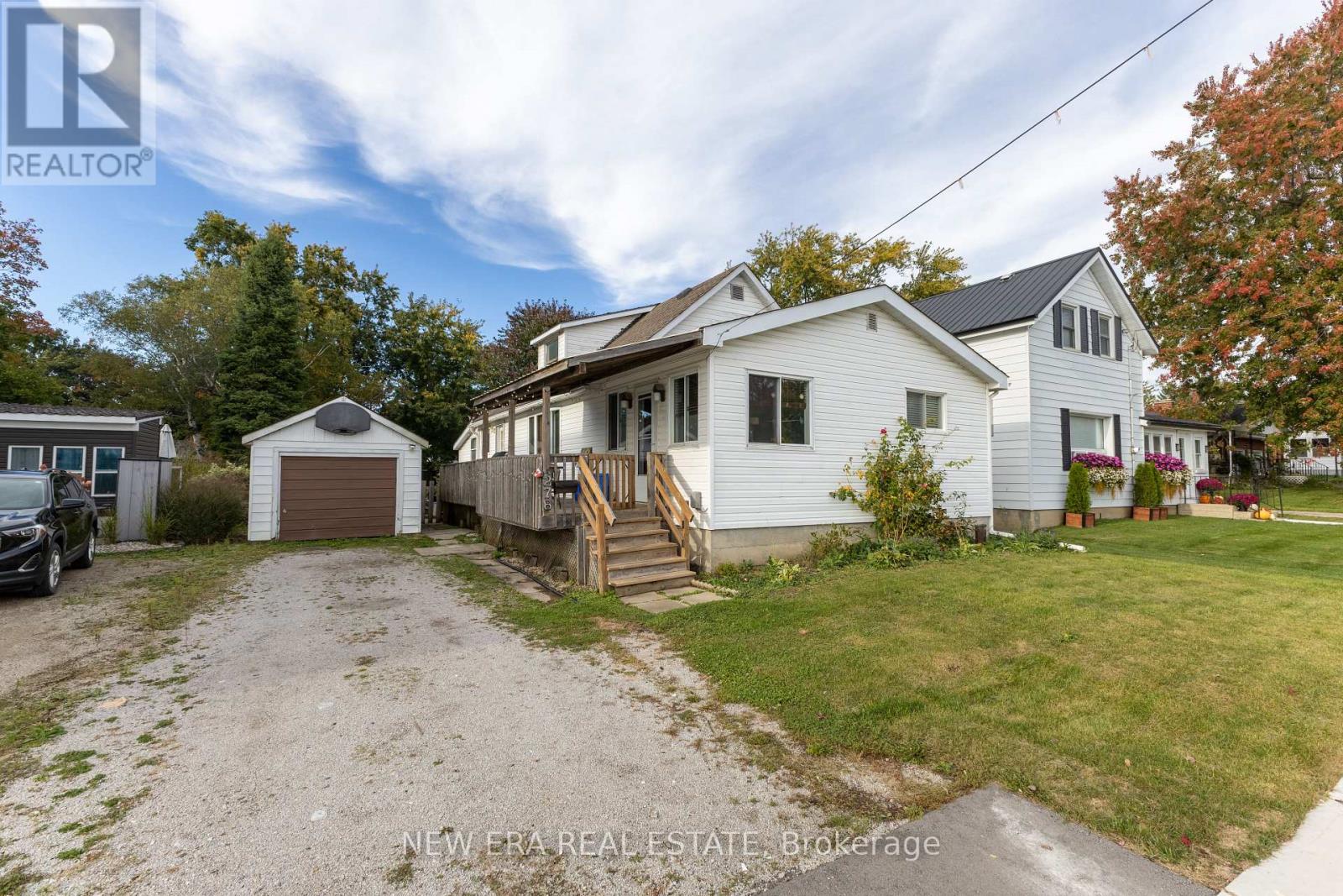 276 Upper Queen Street Avenue Property Photo 2