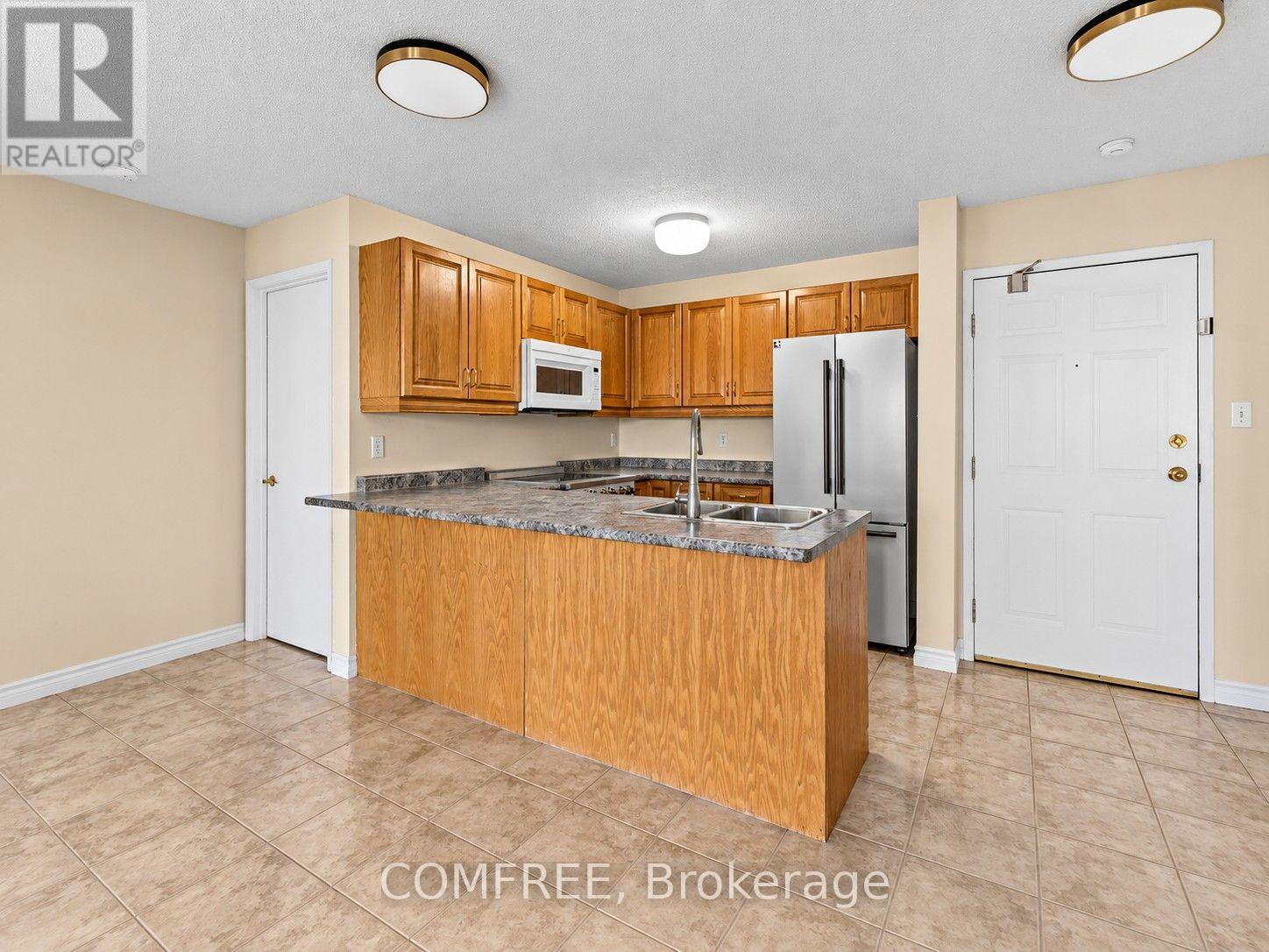 409 - 3000 Sandwich Street Property Photo 4