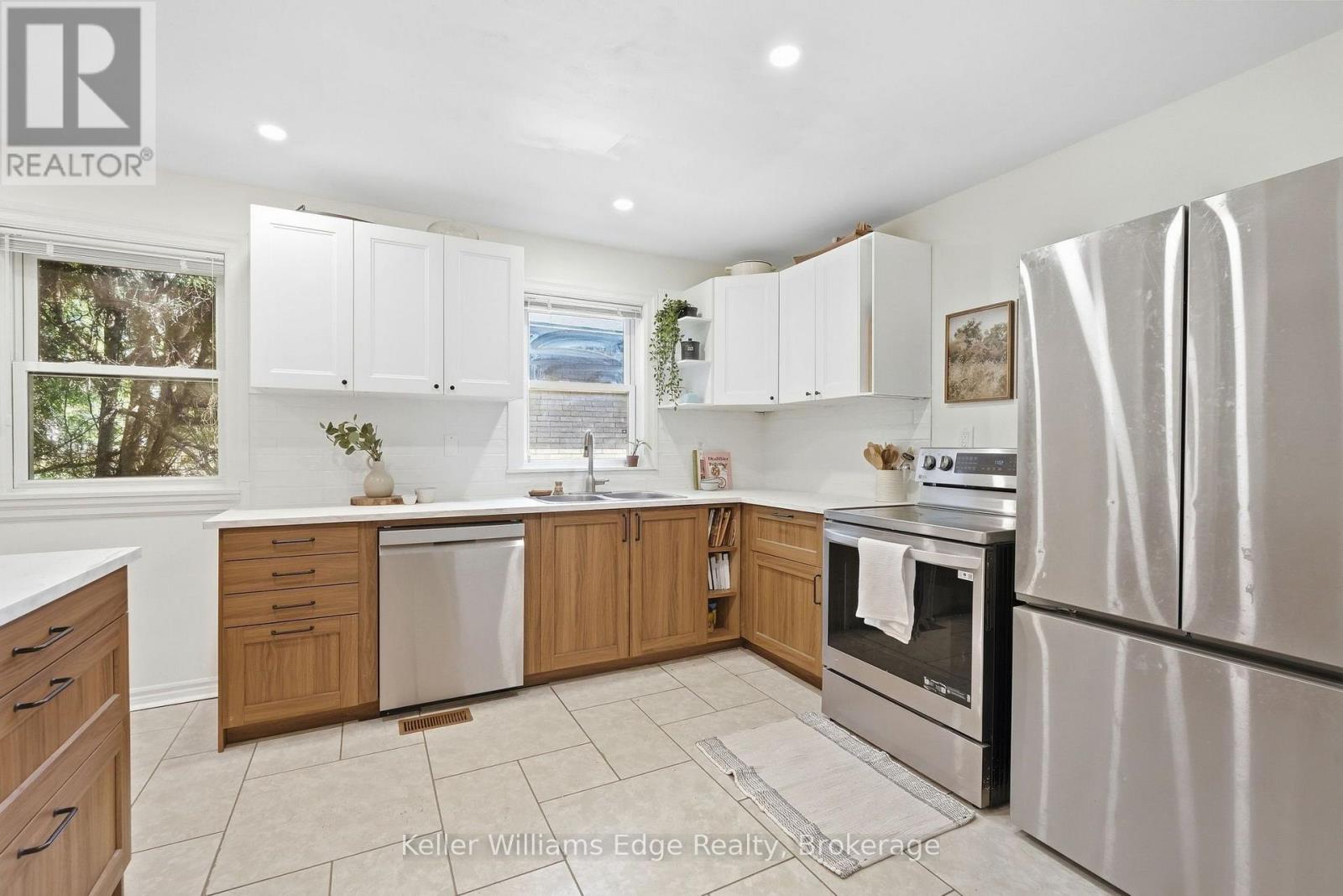 240 Bendamere Avenue Property Photo 14