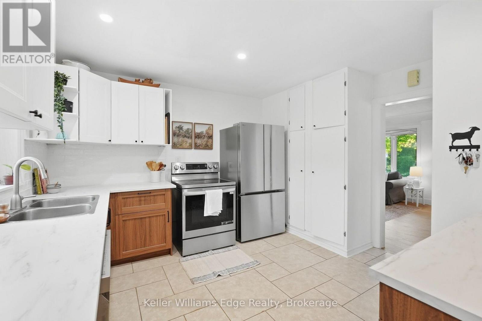240 Bendamere Avenue Property Photo 18