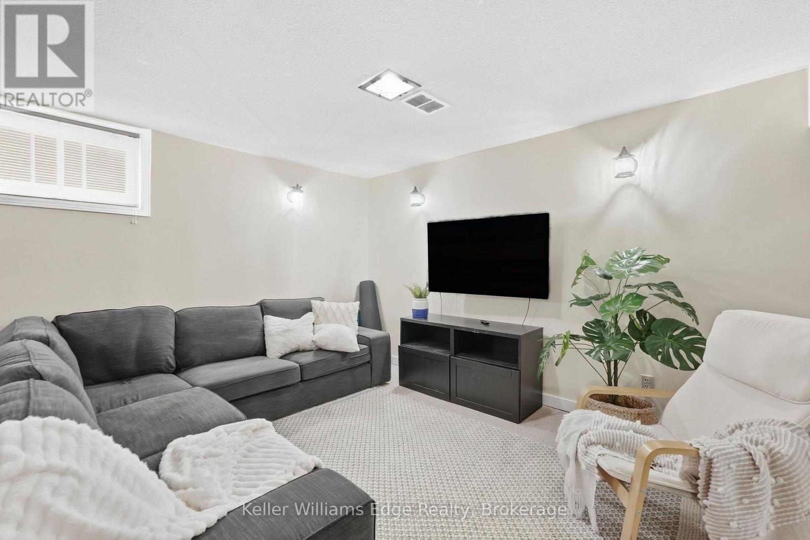 240 Bendamere Avenue Property Photo 40