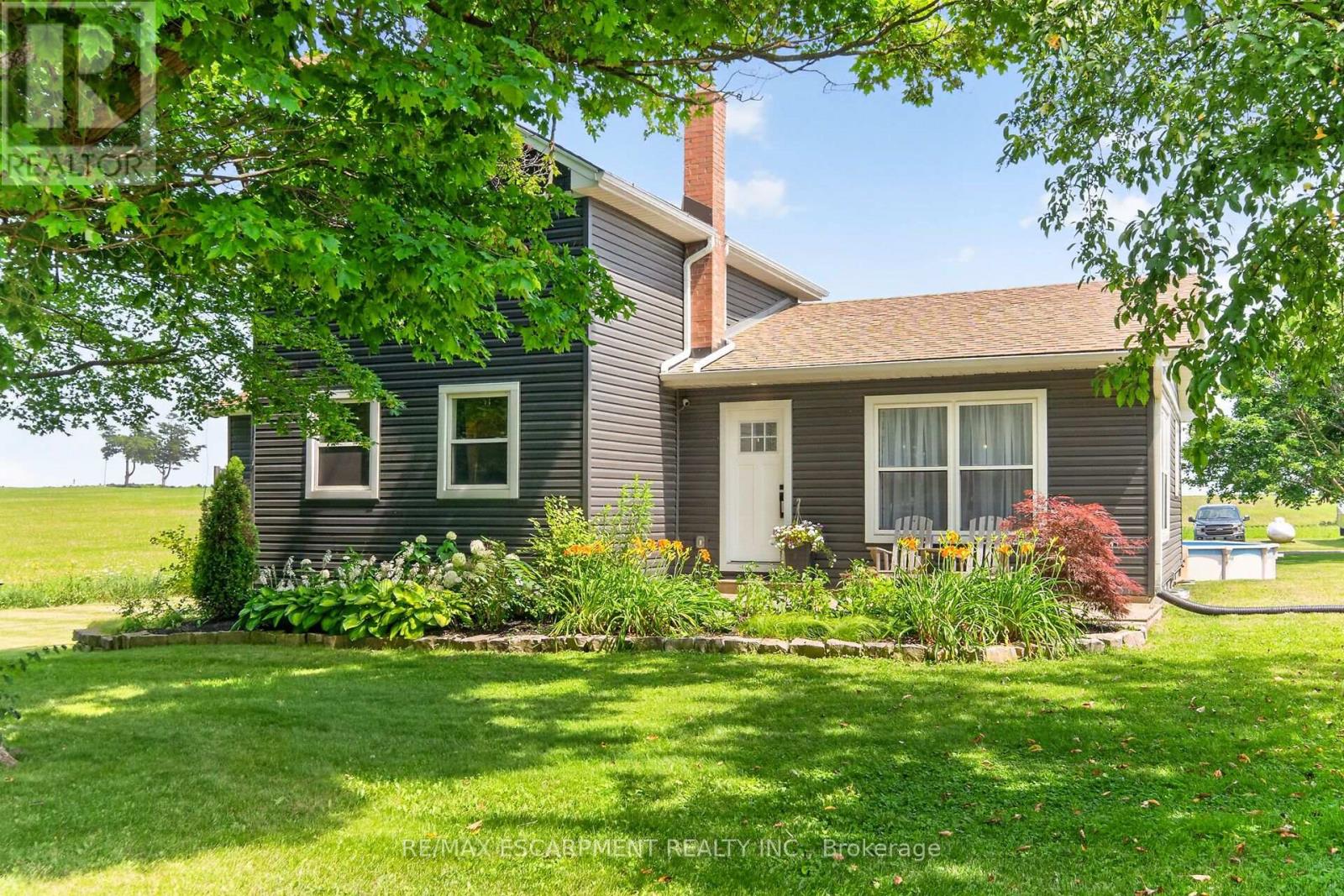 967 4th Line Property Photo 3