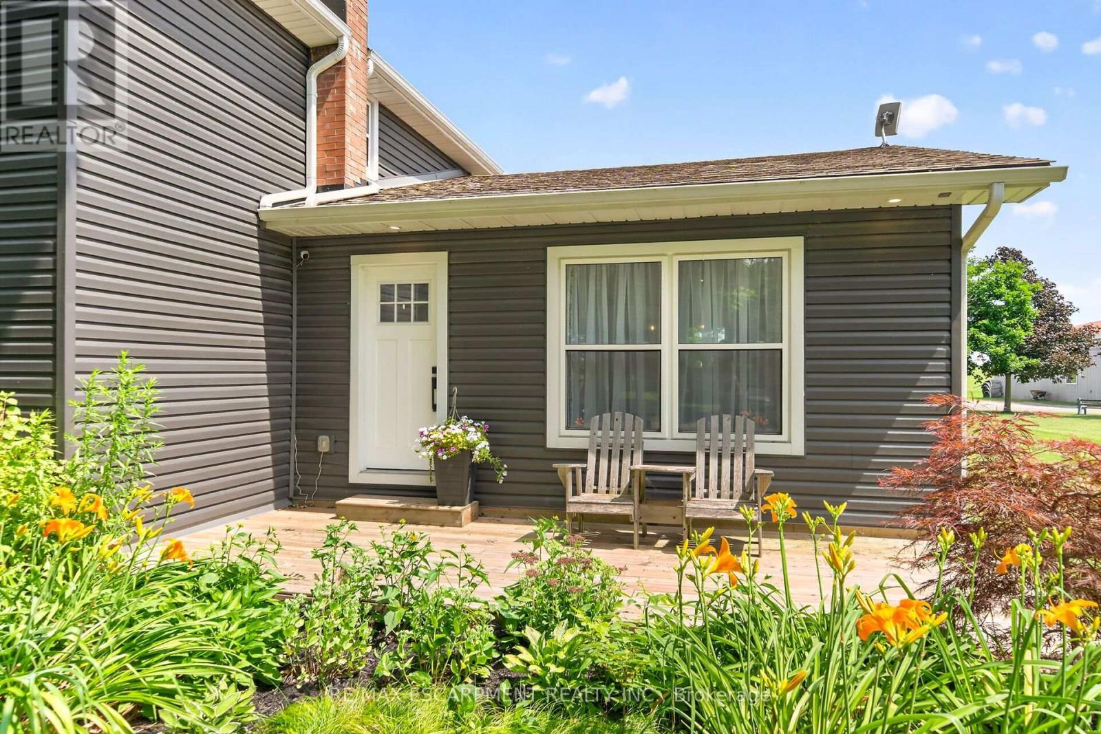 967 4th Line Property Photo 7