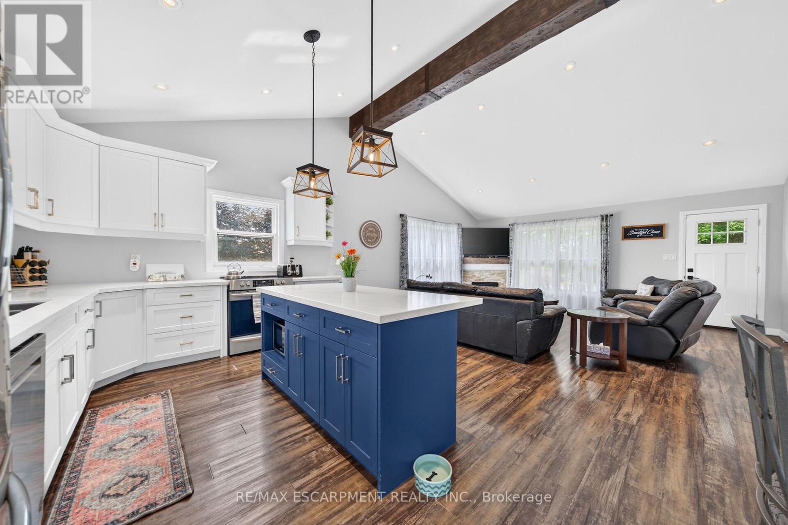 967 4th Line Property Photo 14