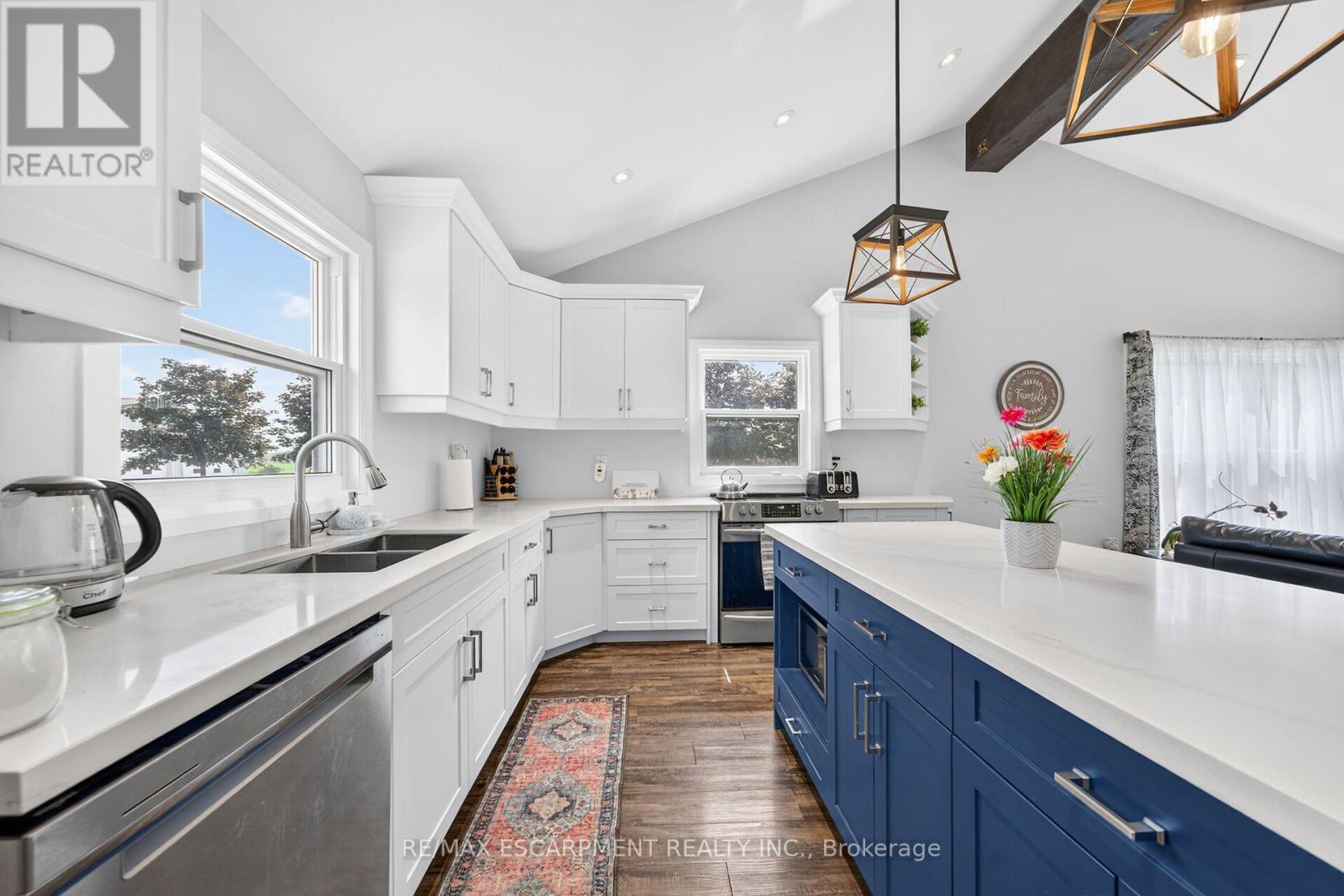 967 4th Line Property Photo 15