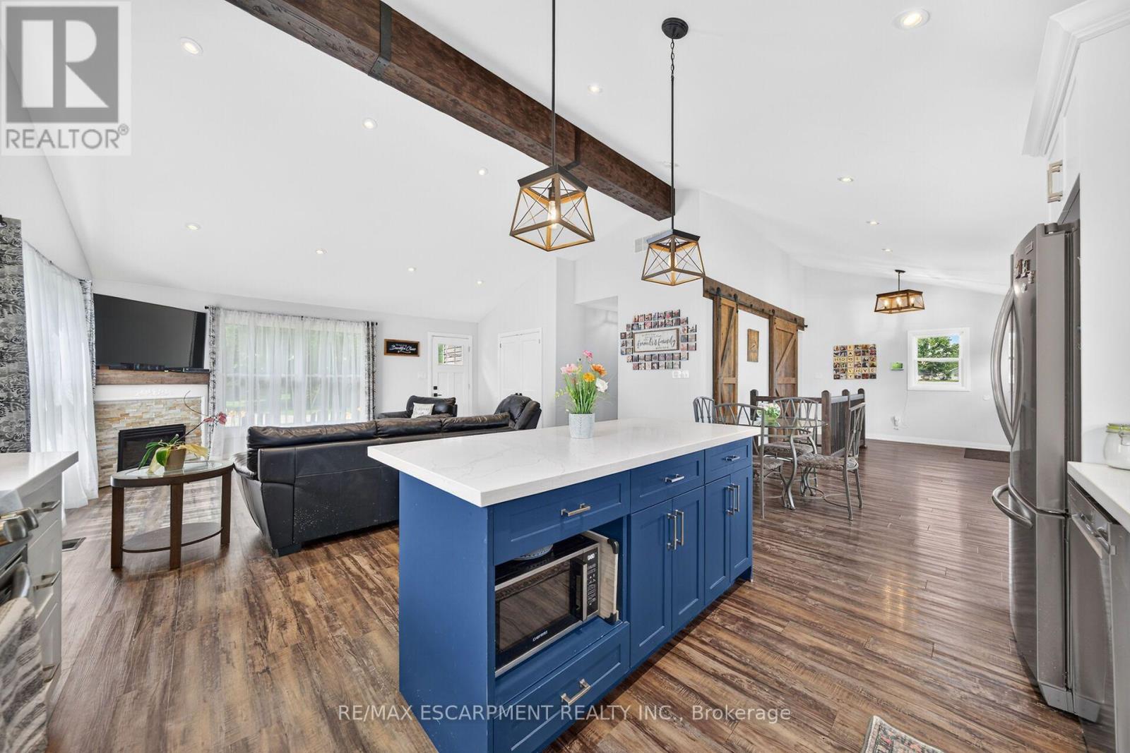 967 4th Line Property Photo 17