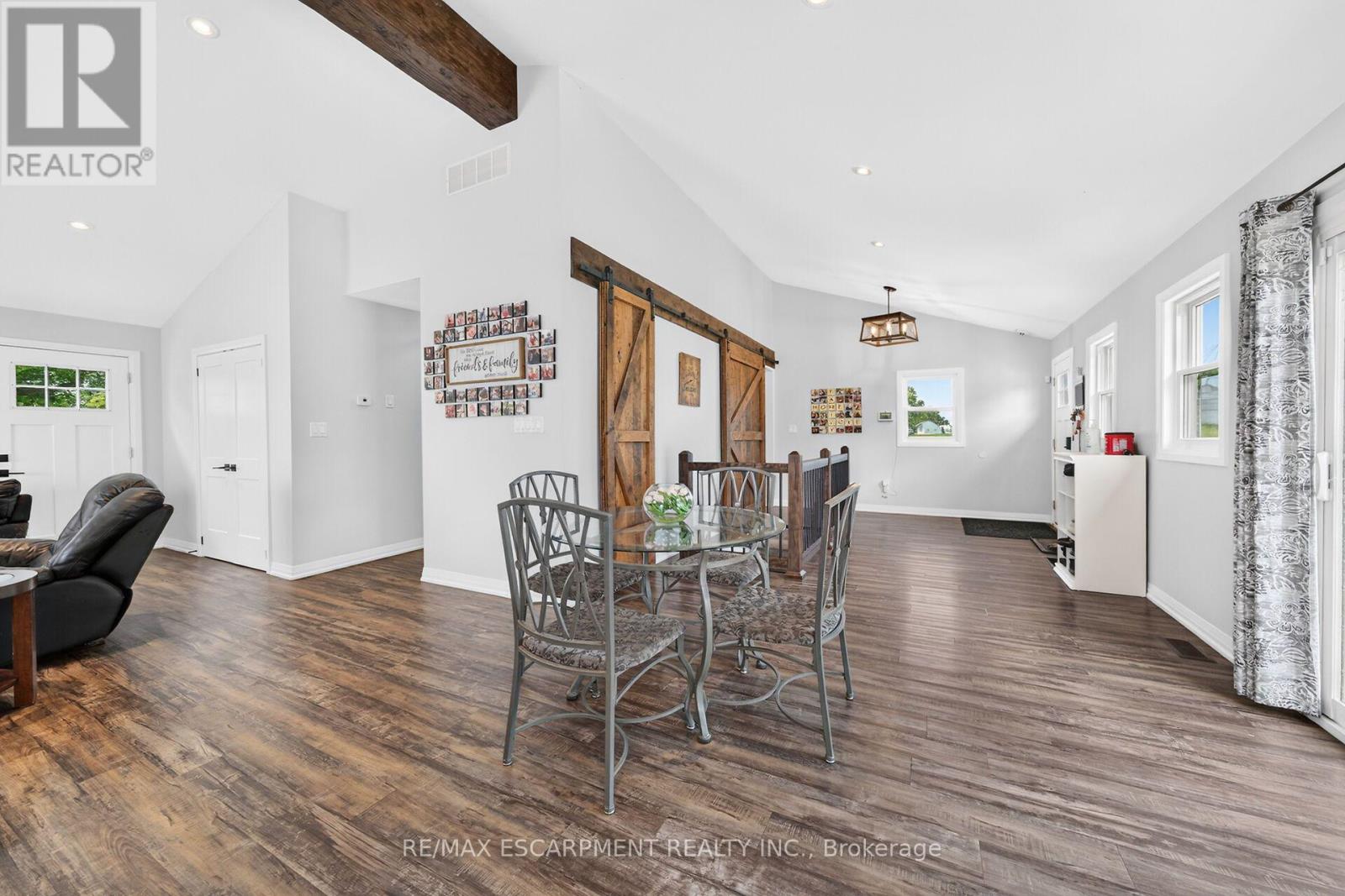 967 4th Line Property Photo 18