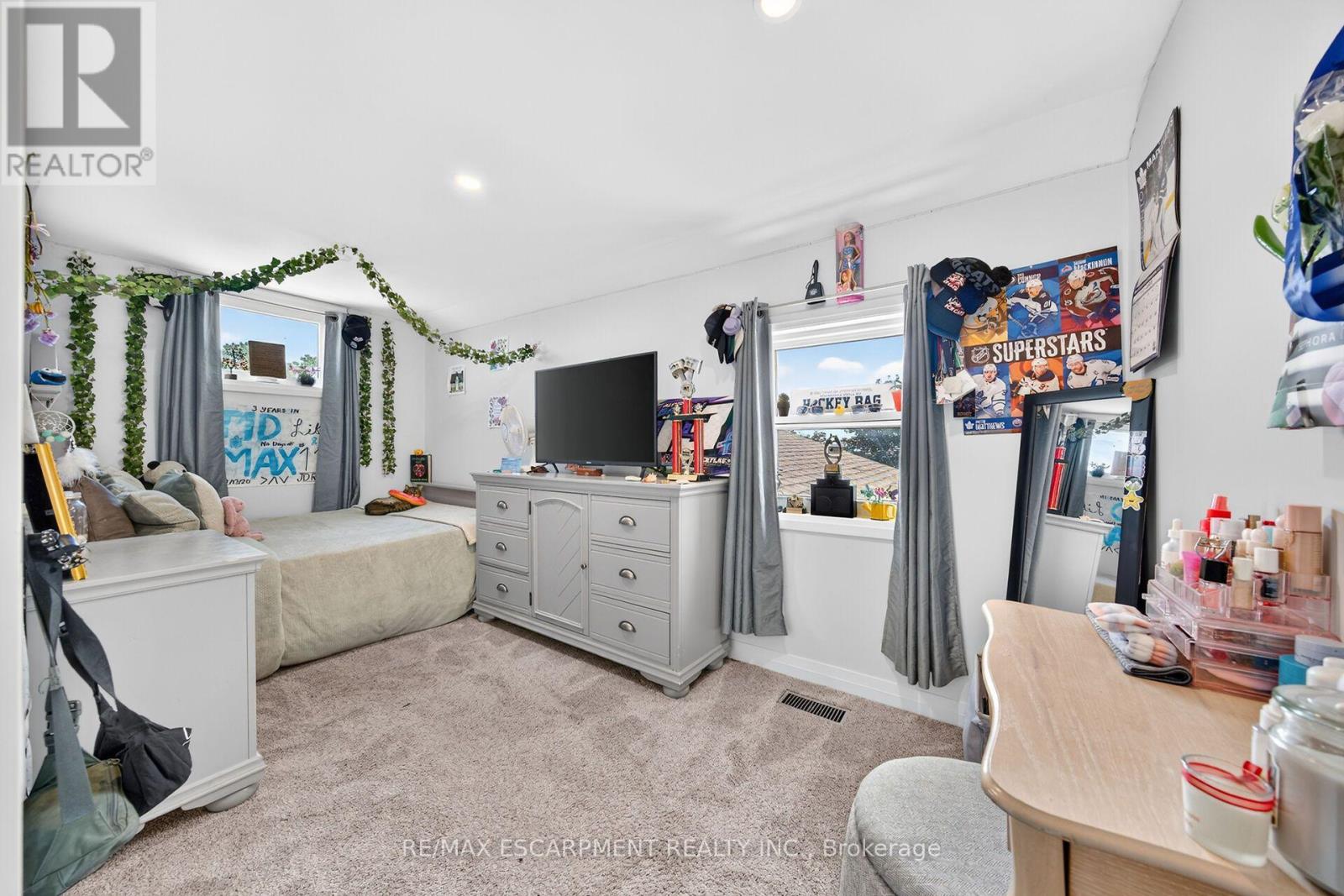 967 4th Line Property Photo 33
