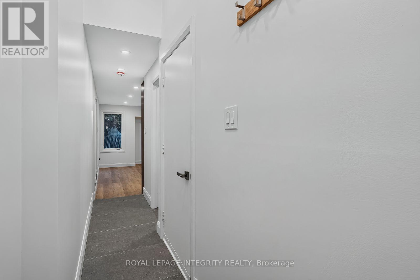 B - 775 Kingfisher Crescent Property Photo 6