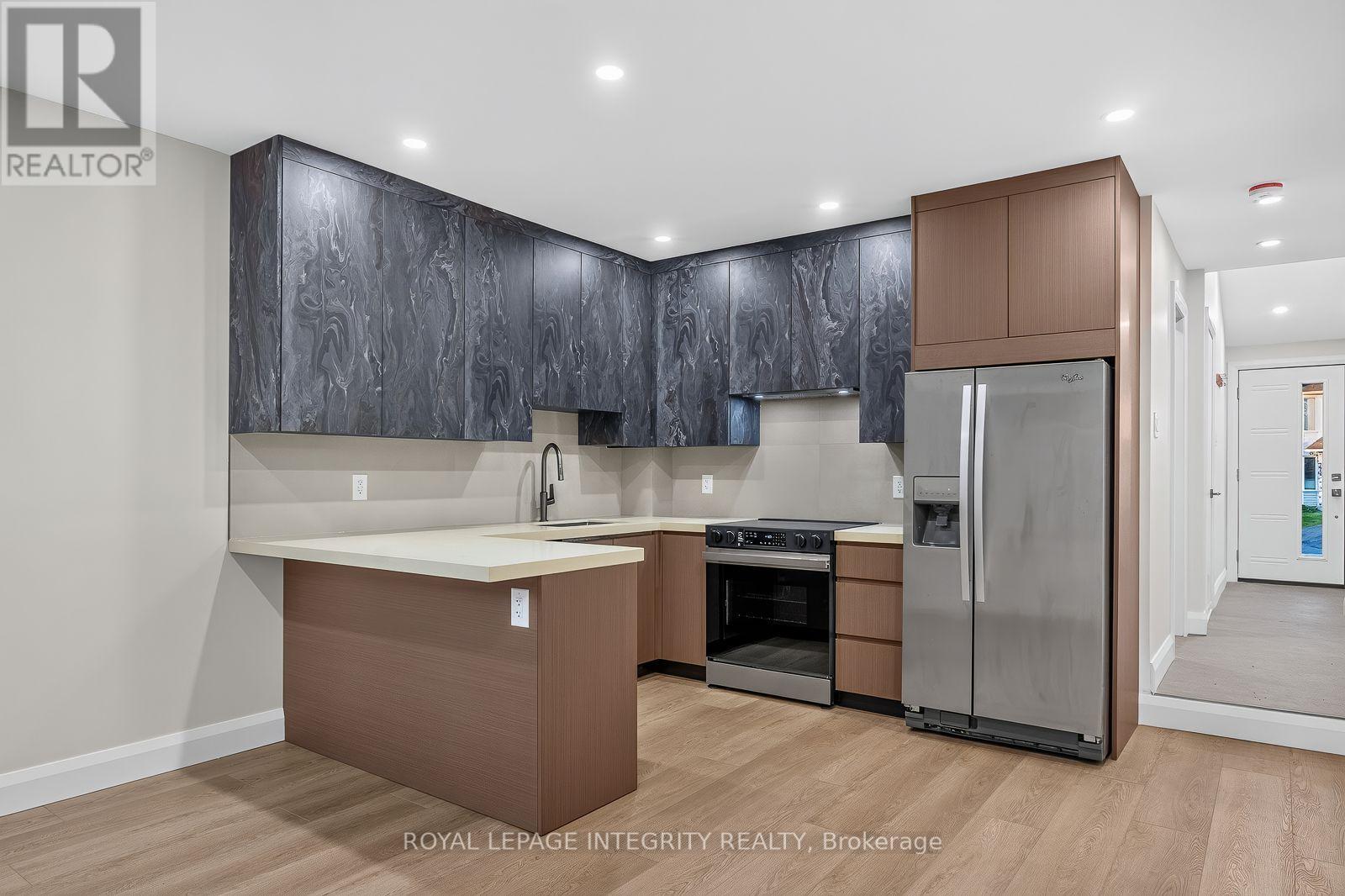 B - 775 Kingfisher Crescent Property Photo 12
