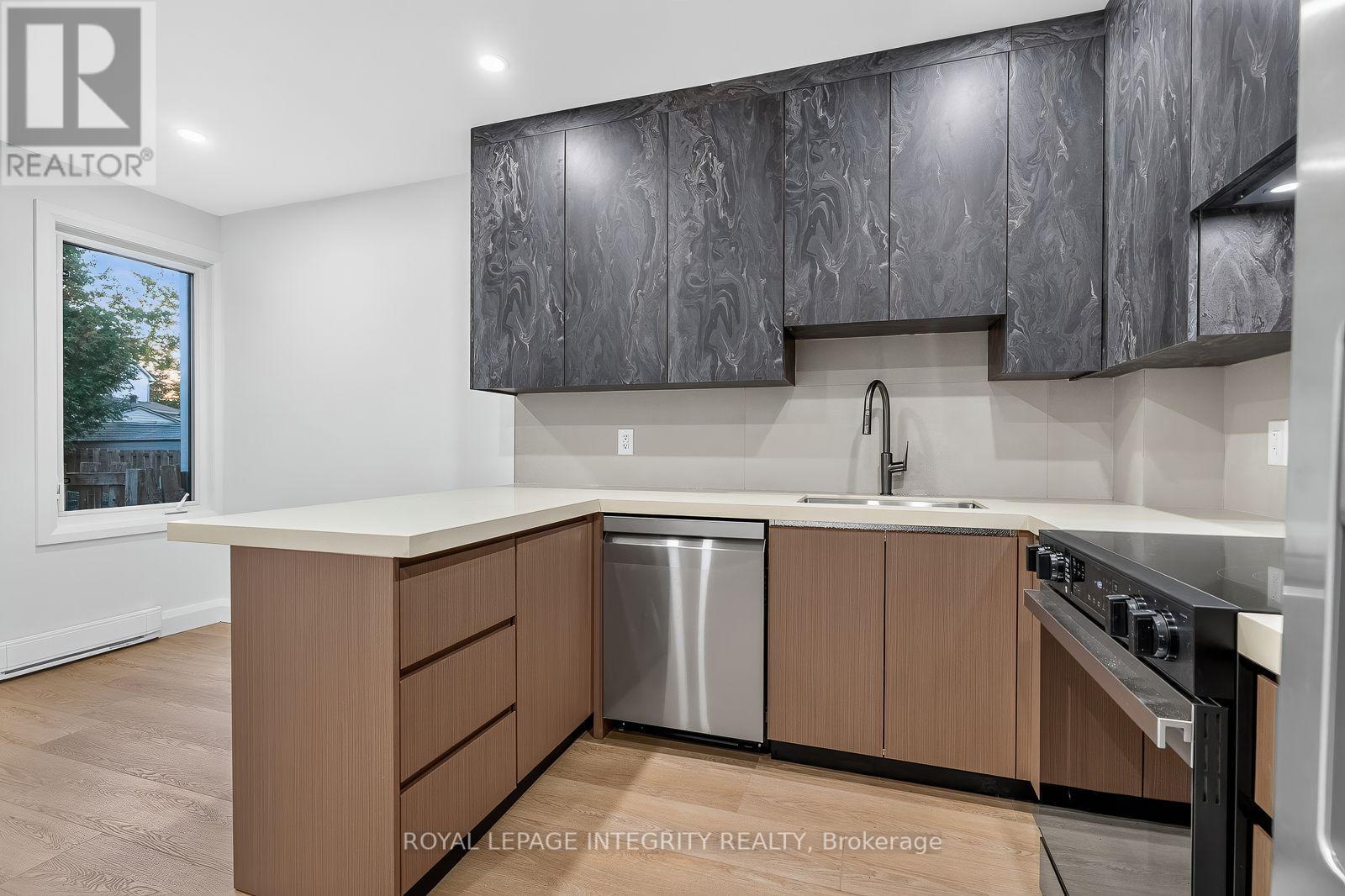 B - 775 Kingfisher Crescent Property Photo 14