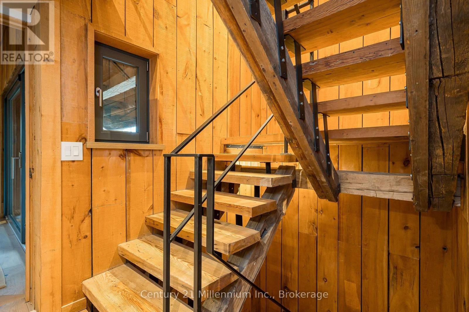 516557 7th Line Property Photo 24