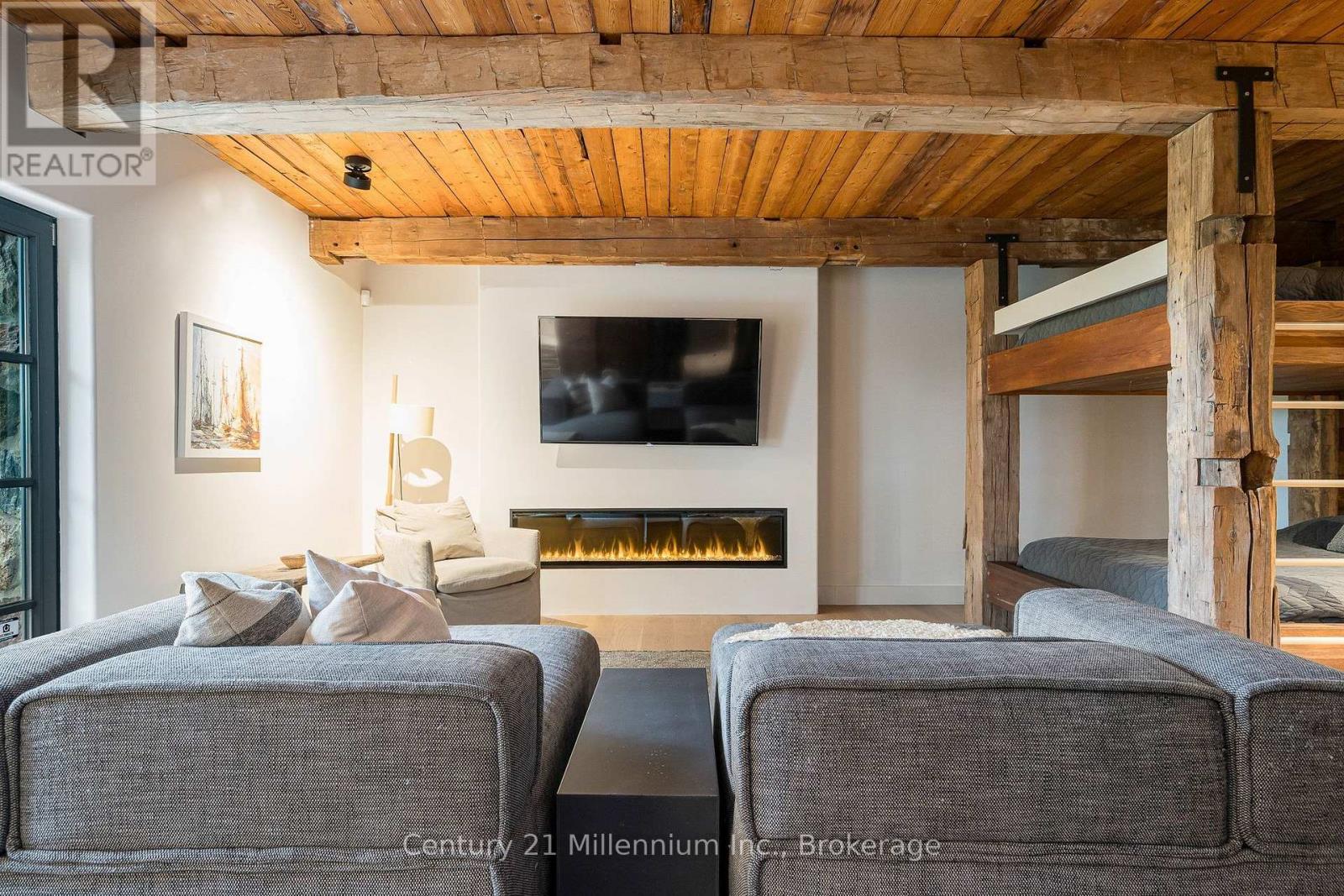 516557 7th Line Property Photo 29