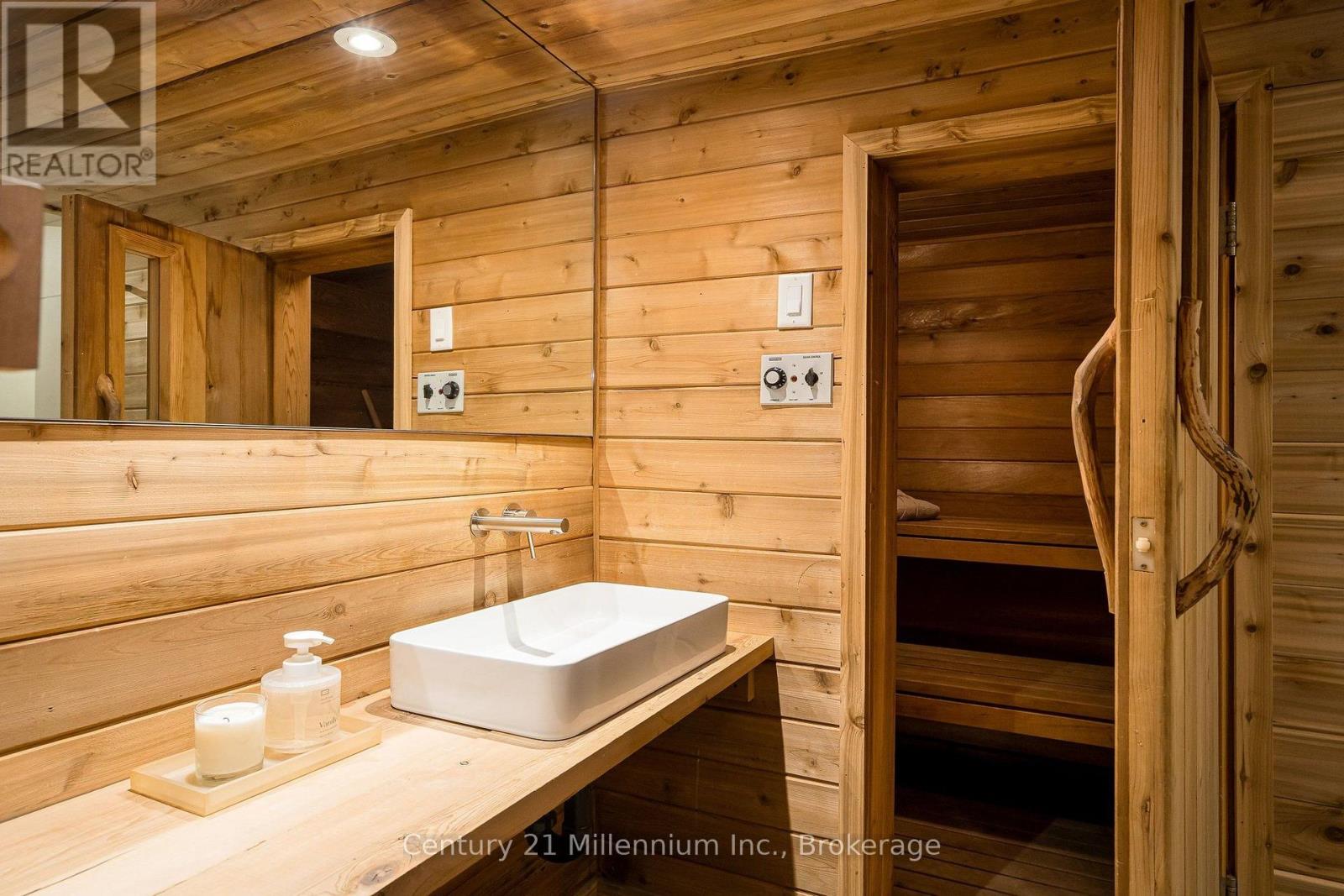 516557 7th Line Property Photo 31