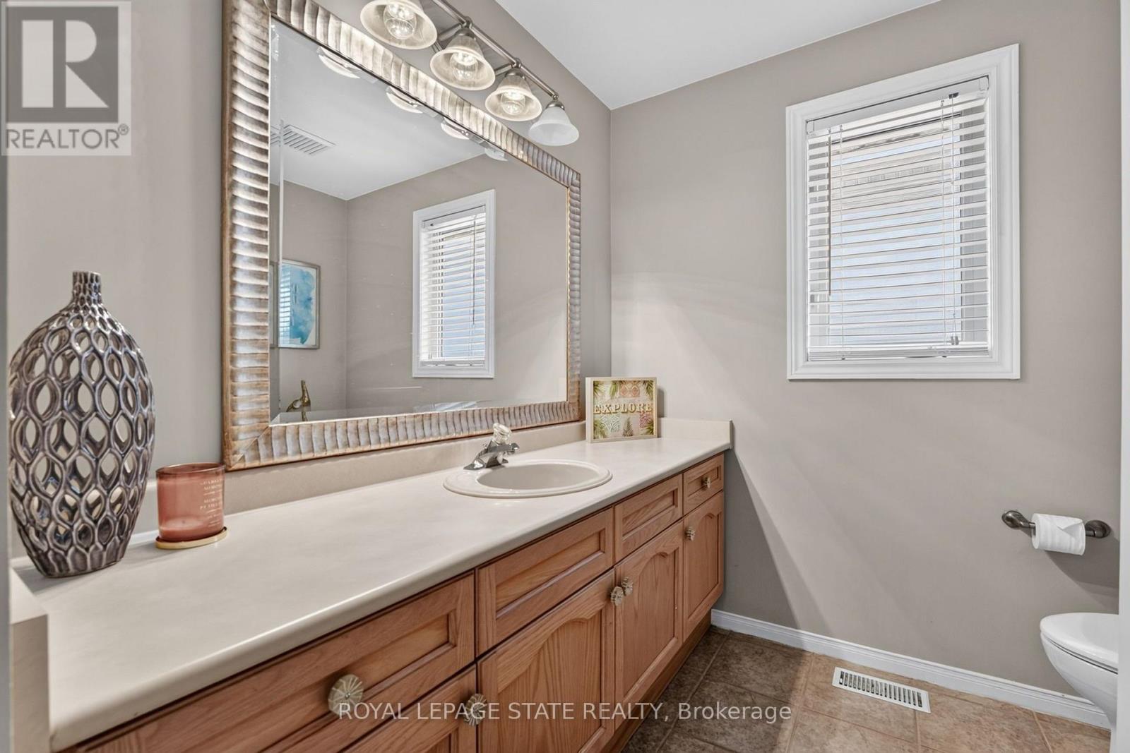 28 Holkham Avenue Property Photo 36