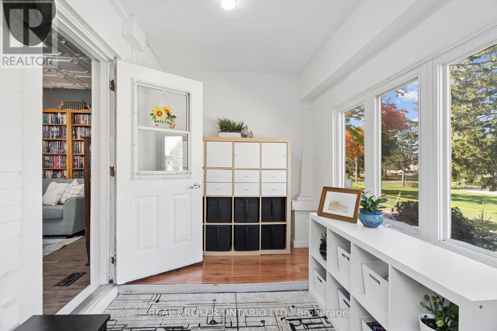 324 Daly Street Property Photo 4