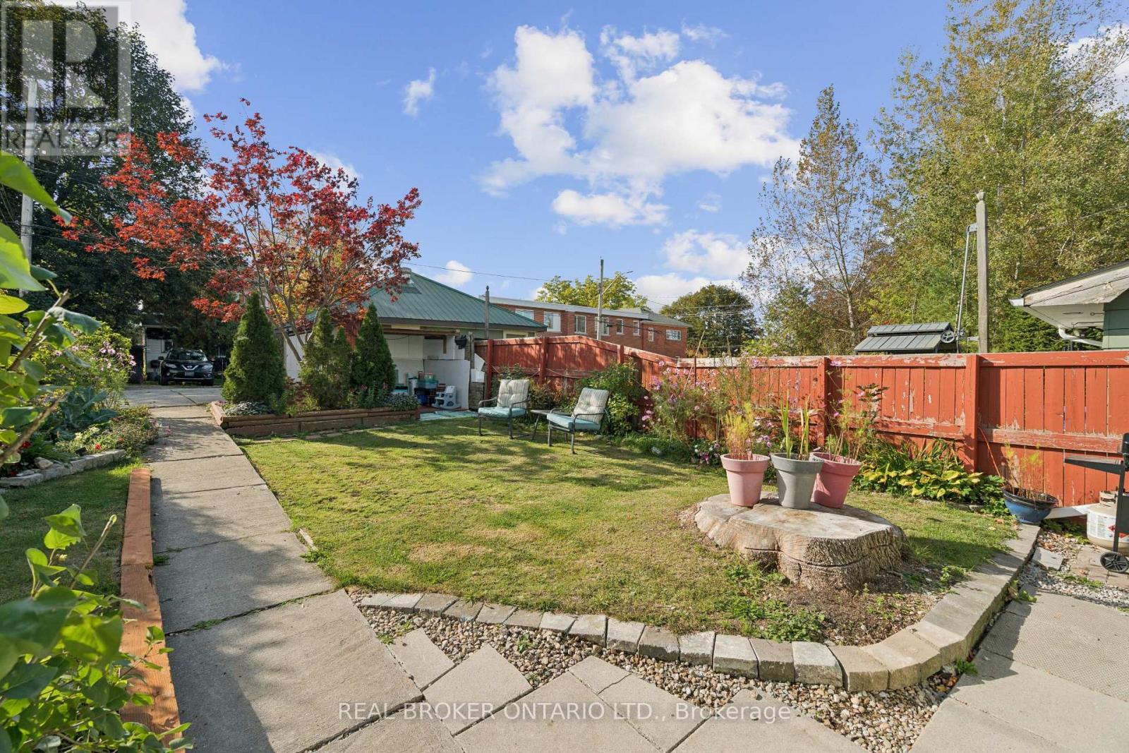 324 Daly Street Property Photo 35