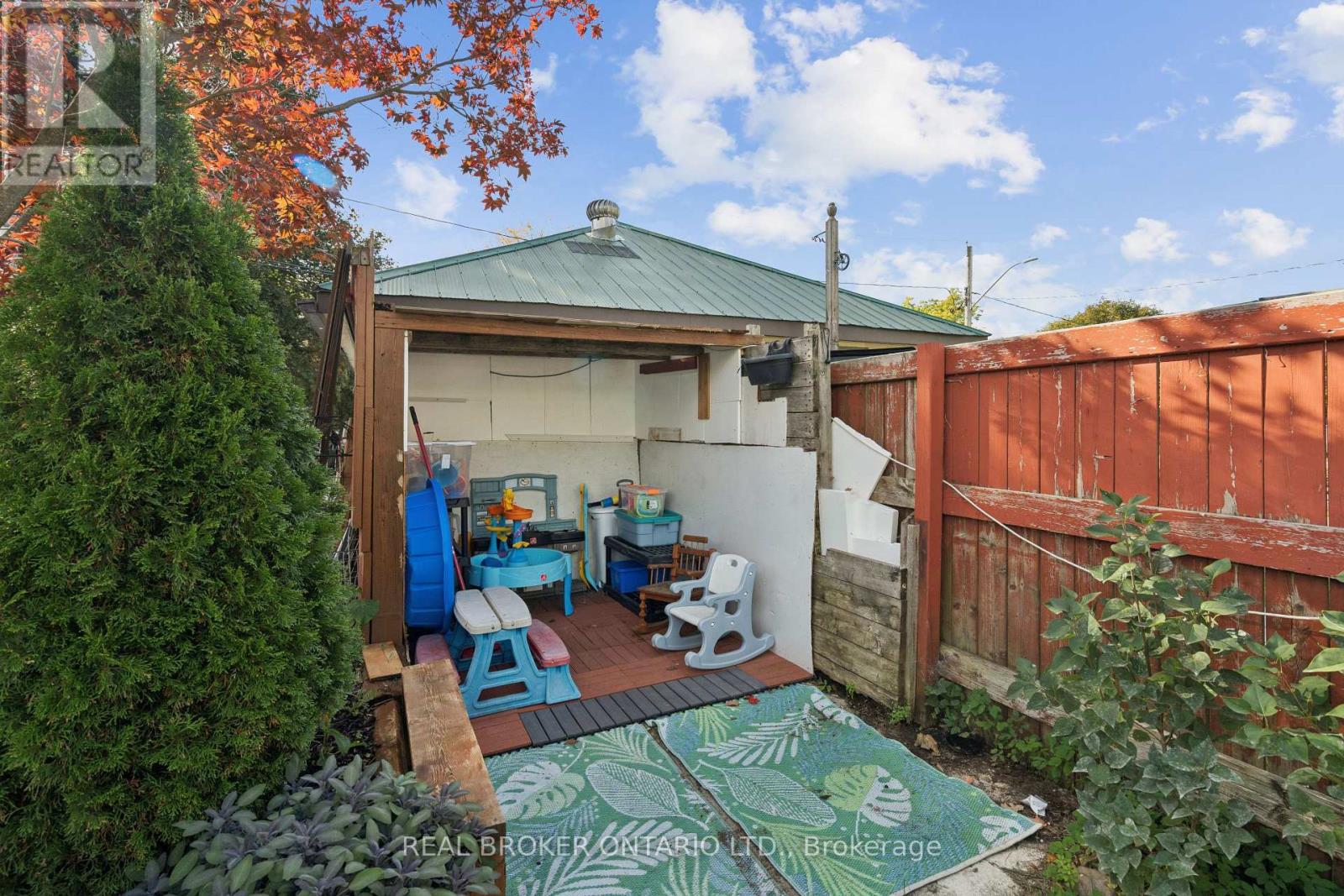 324 Daly Street Property Photo 38