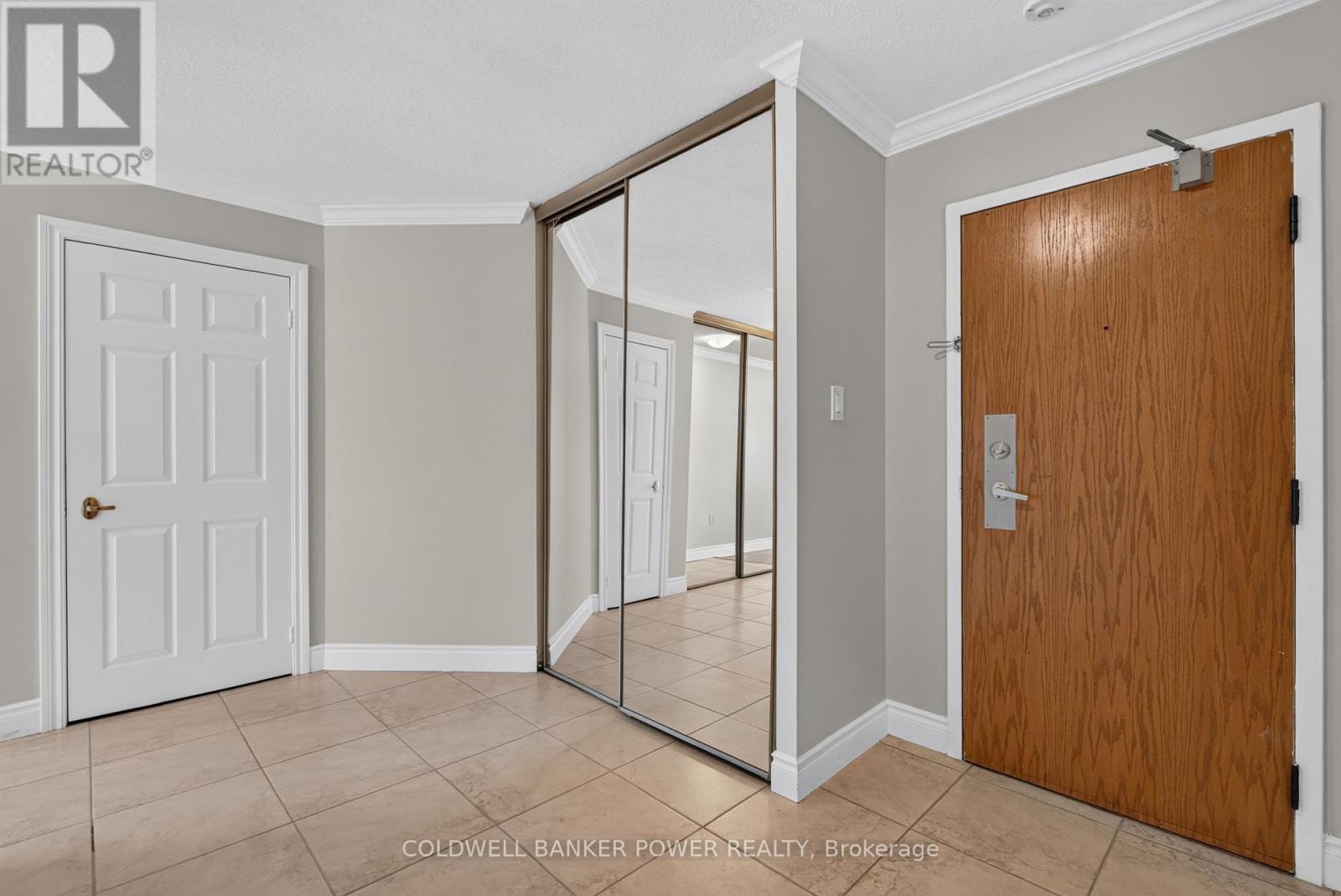 1705 - 695 Richmond Street Property Photo 6