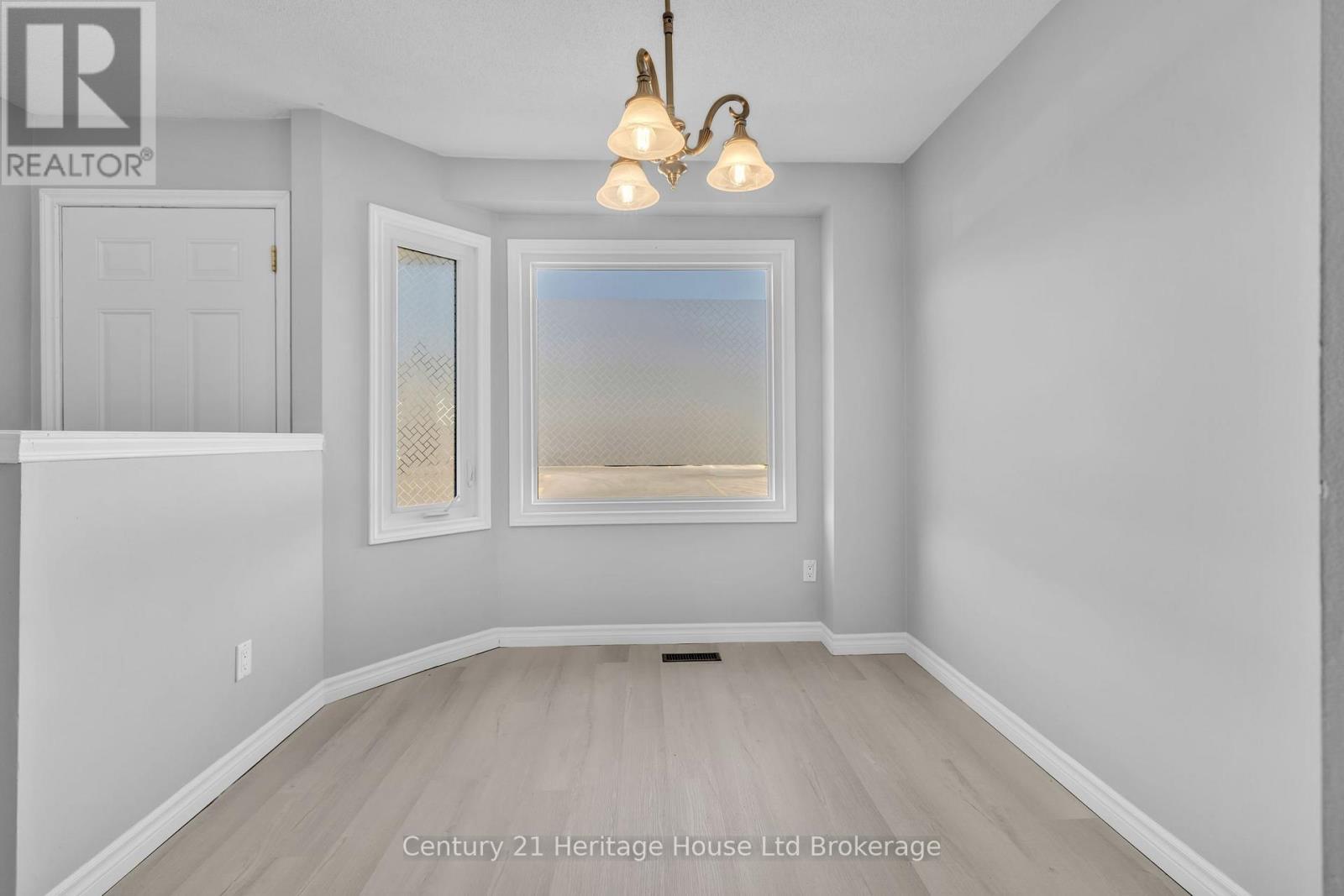 2 - 1135 Nellis Street Property Photo 9