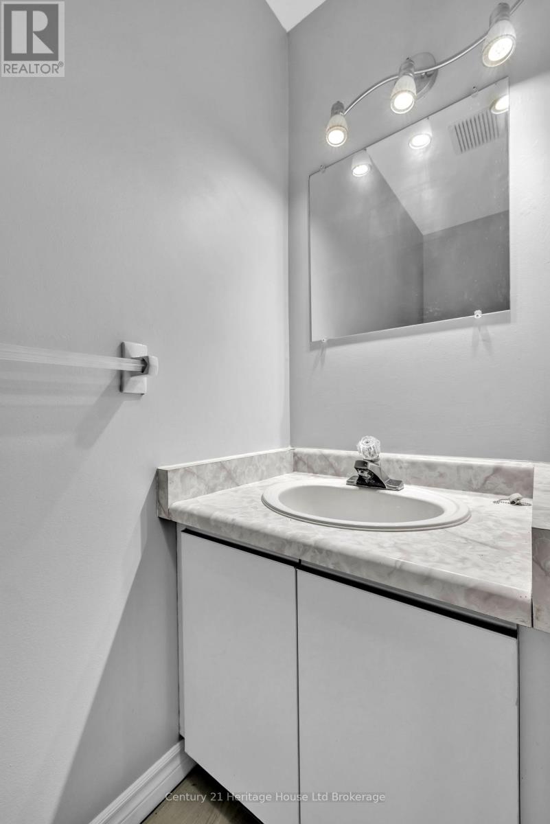 2 - 1135 Nellis Street Property Photo 12