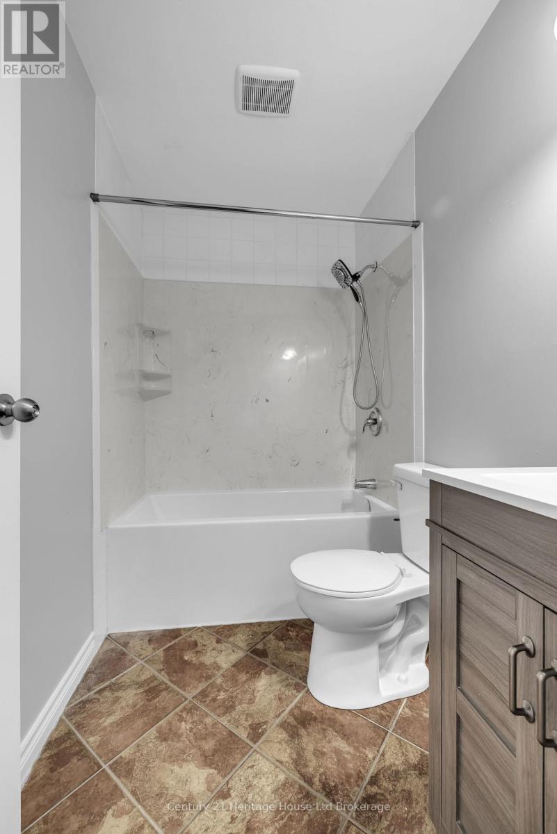 2 - 1135 Nellis Street Property Photo 18