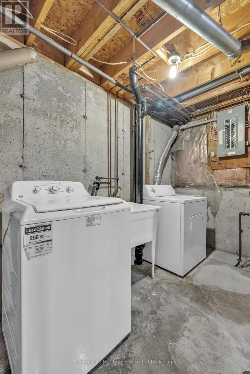 2 - 1135 Nellis Street Property Photo 22