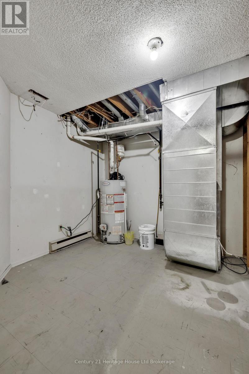 2 - 1135 Nellis Street Property Photo 23