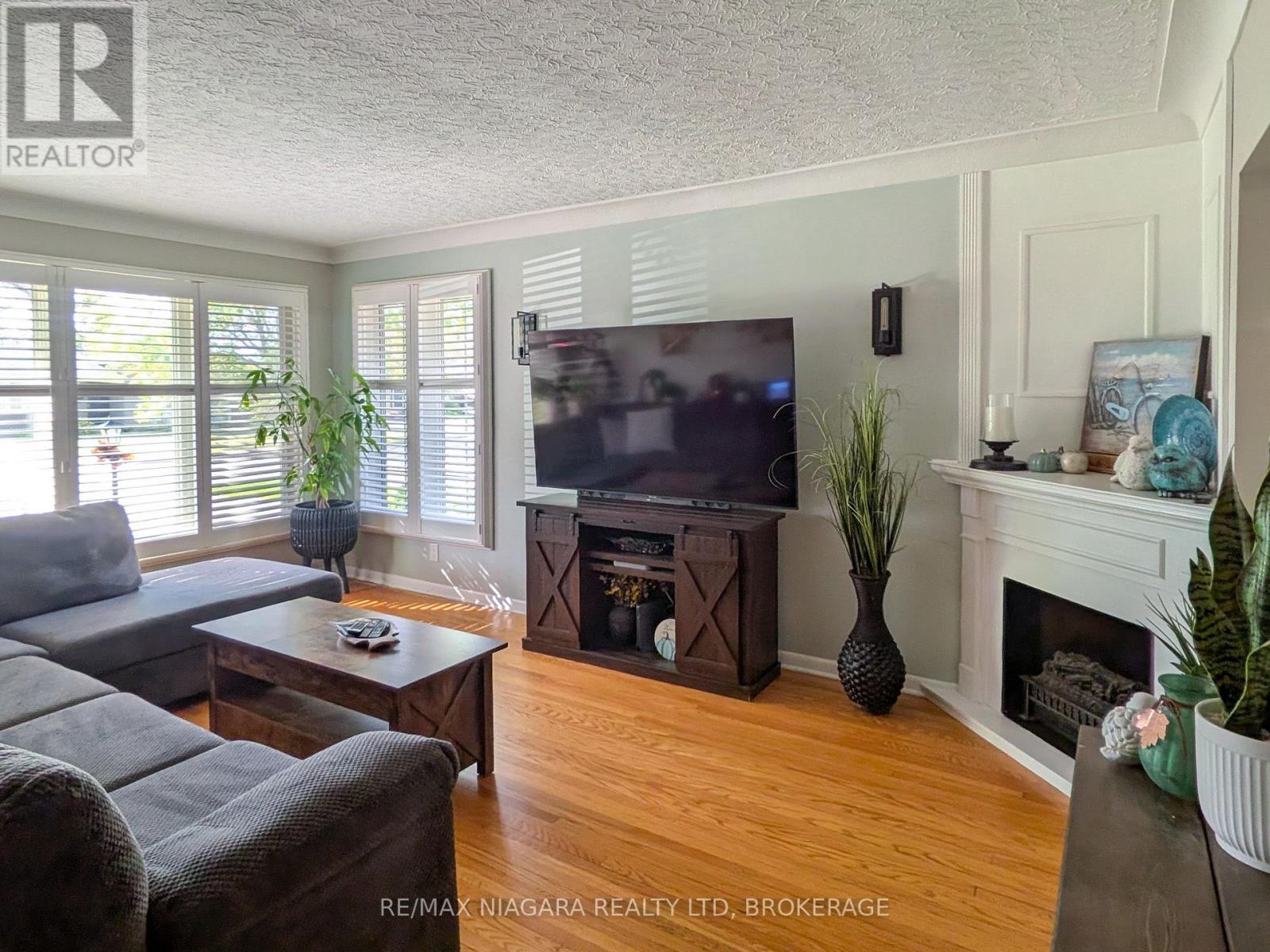 8610 Furlong Avenue Property Photo 5