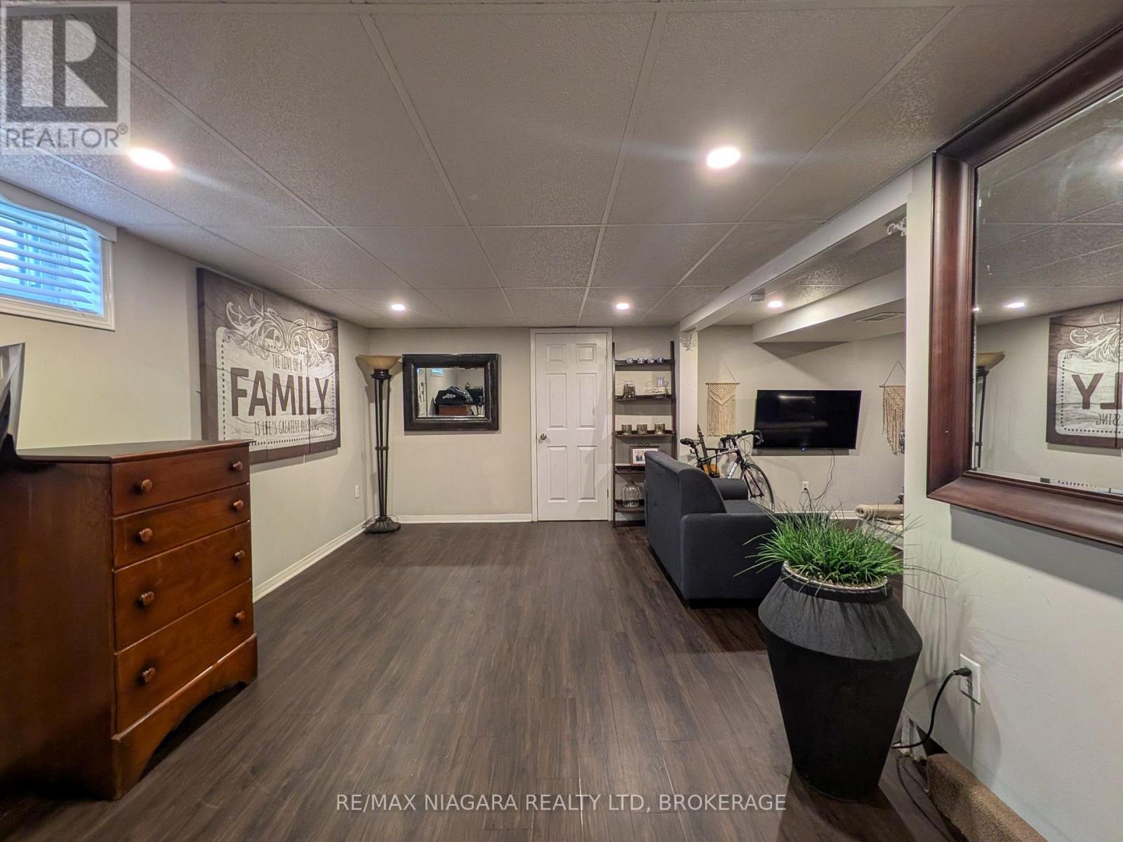 8610 Furlong Avenue Property Photo 14