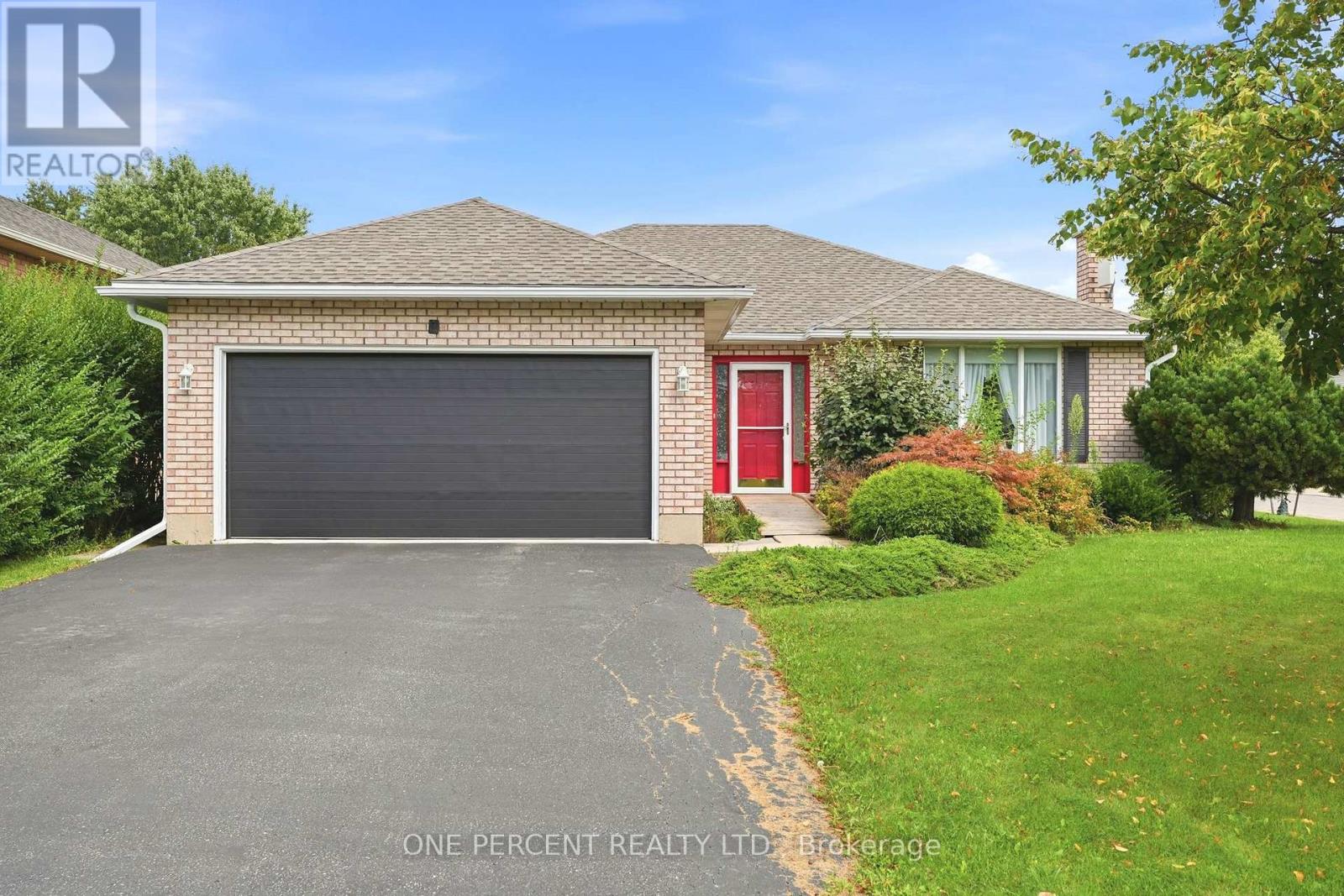 9 Country Club Road Property Photo 1