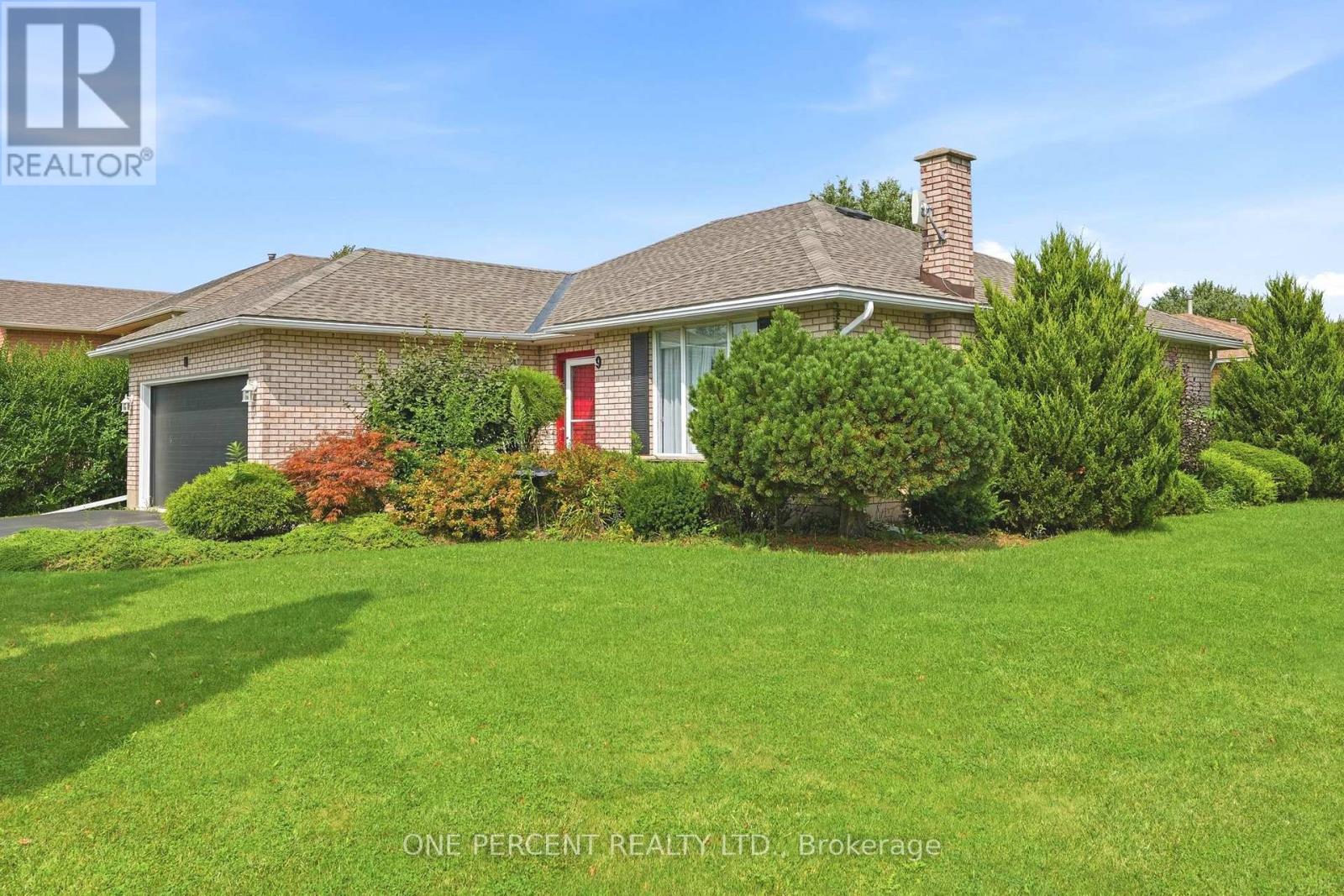 9 Country Club Road Property Photo 3