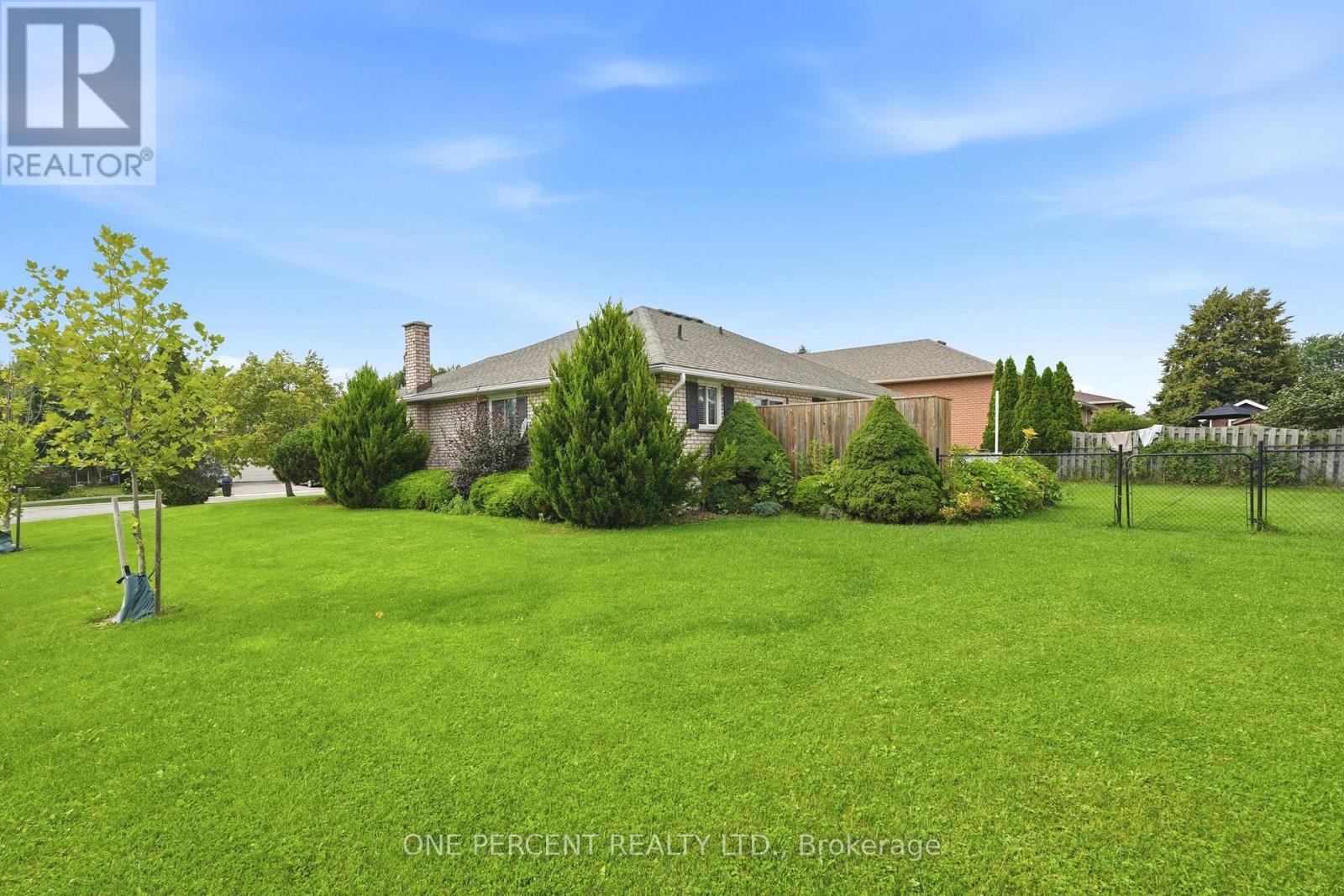 9 Country Club Road Property Photo 5