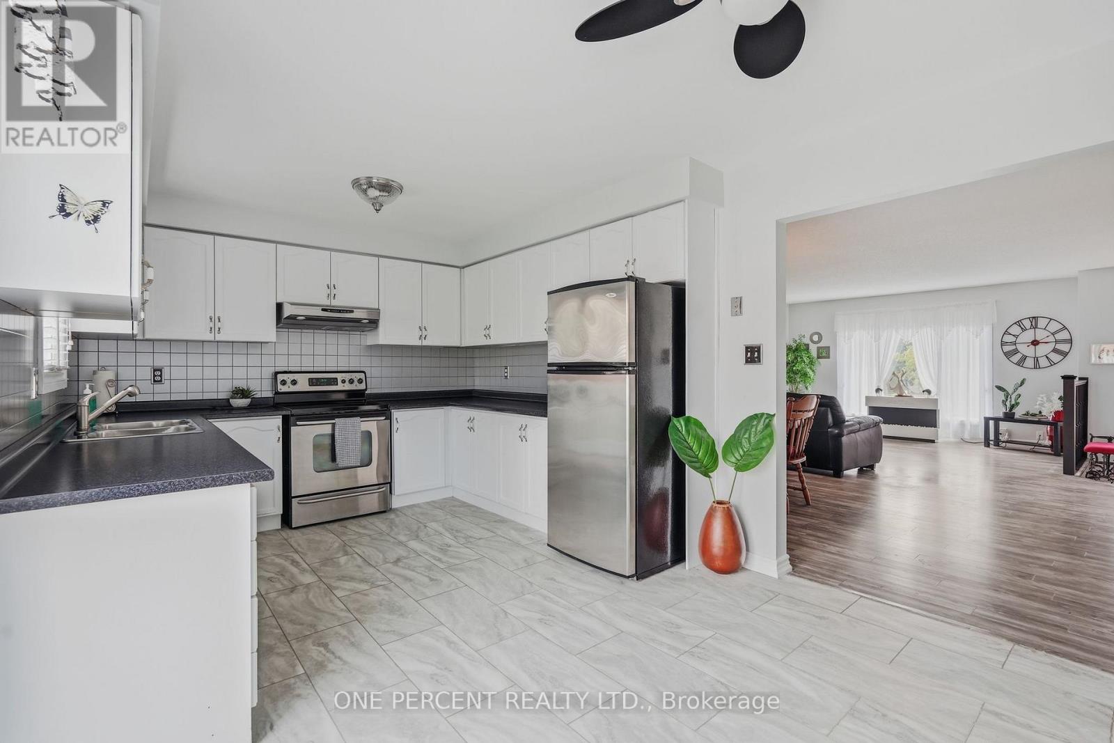 9 Country Club Road Property Photo 18
