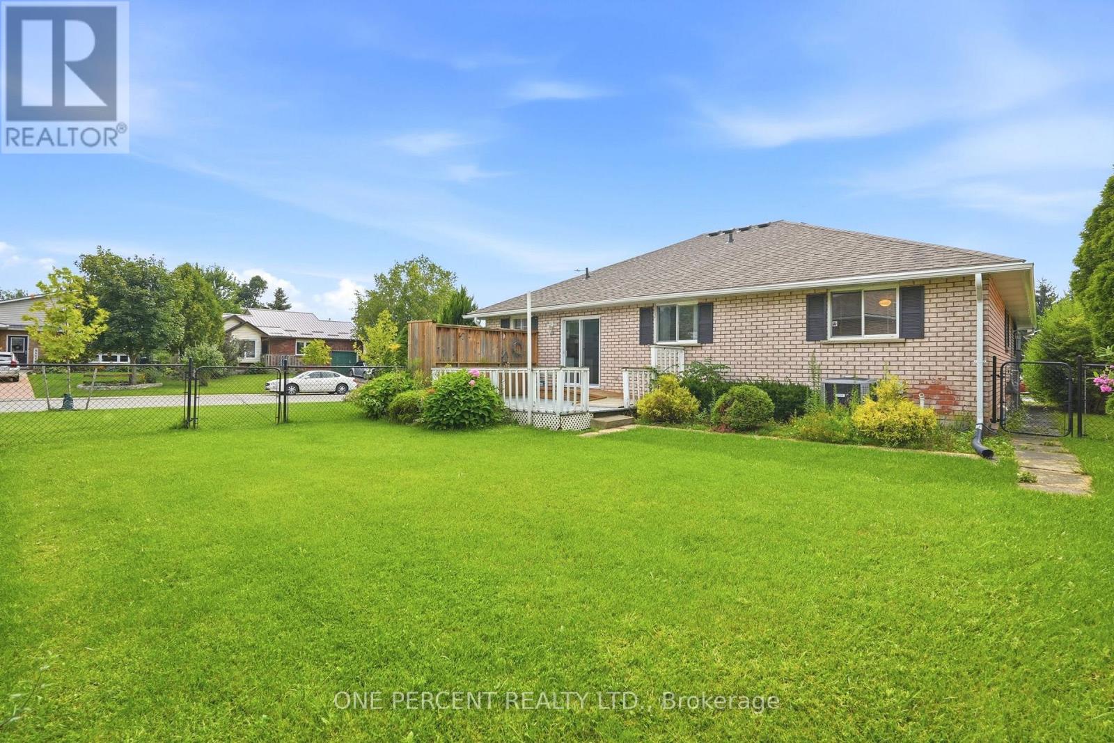 9 Country Club Road Property Photo 28