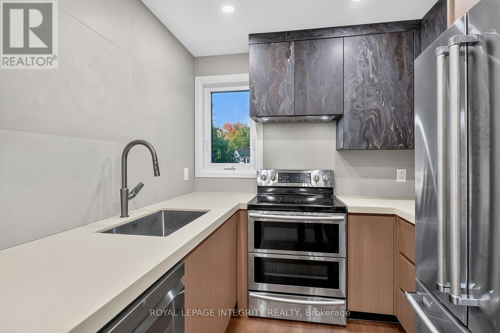 C - 775 Kingfisher Crescent Property Photo 13