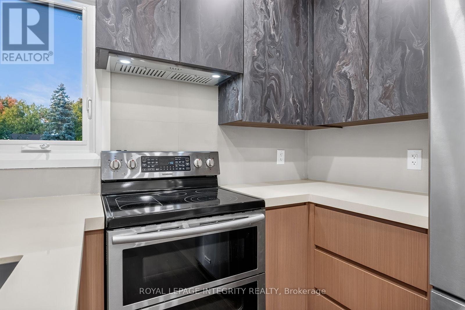 C - 775 Kingfisher Crescent Property Photo 14