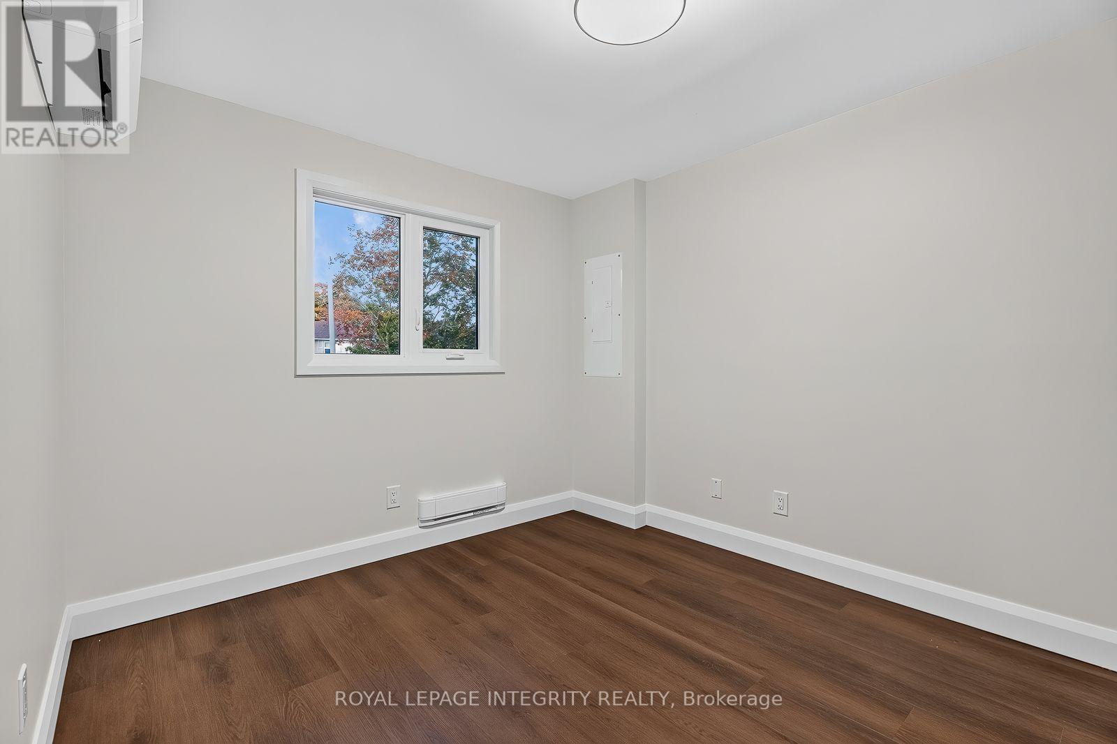 C - 775 Kingfisher Crescent Property Photo 18