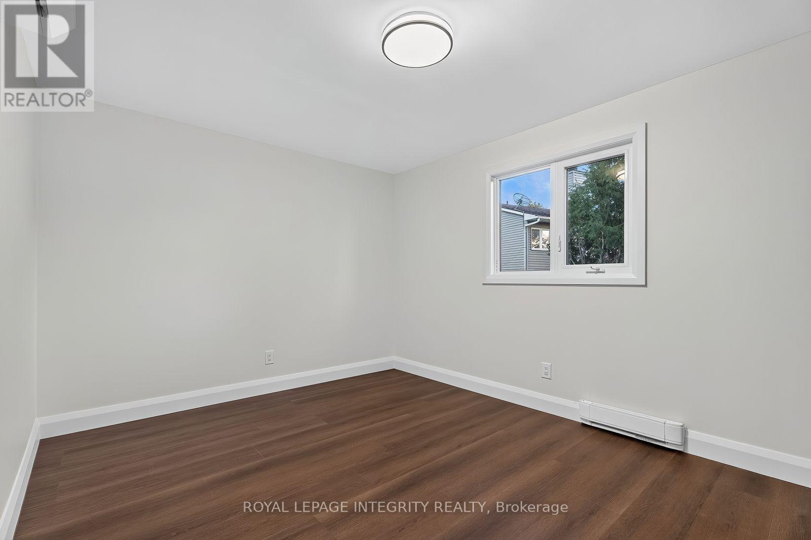 C - 775 Kingfisher Crescent Property Photo 20