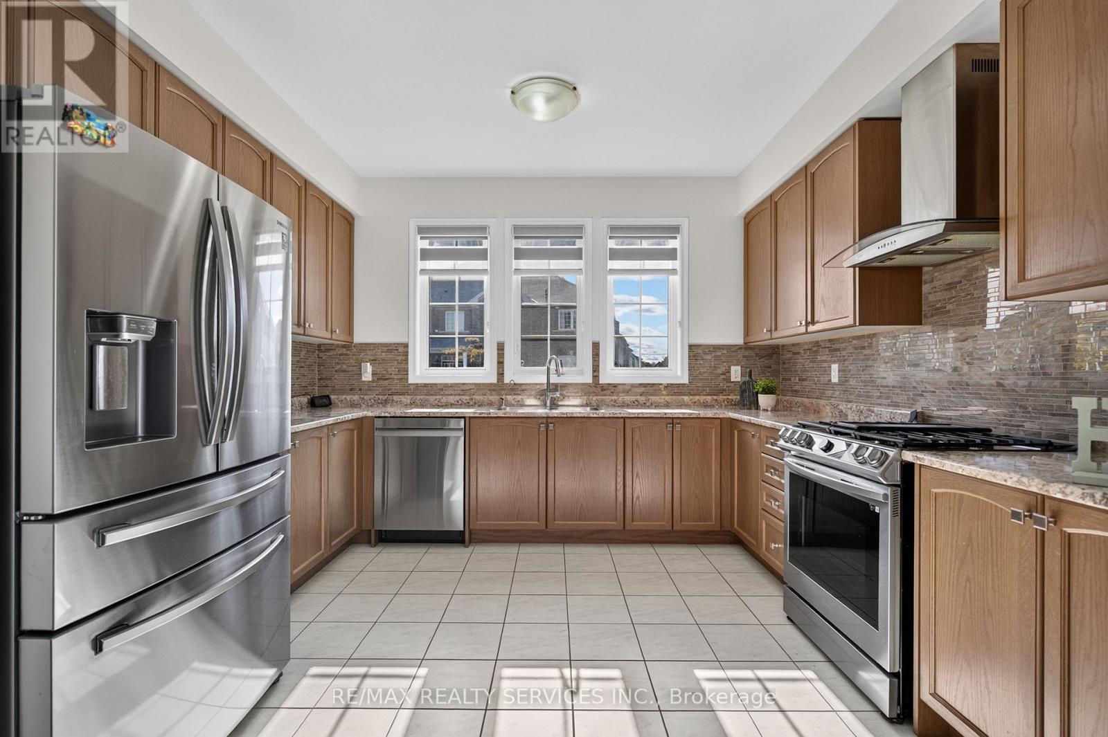 10 Munro Circle Property Photo 10