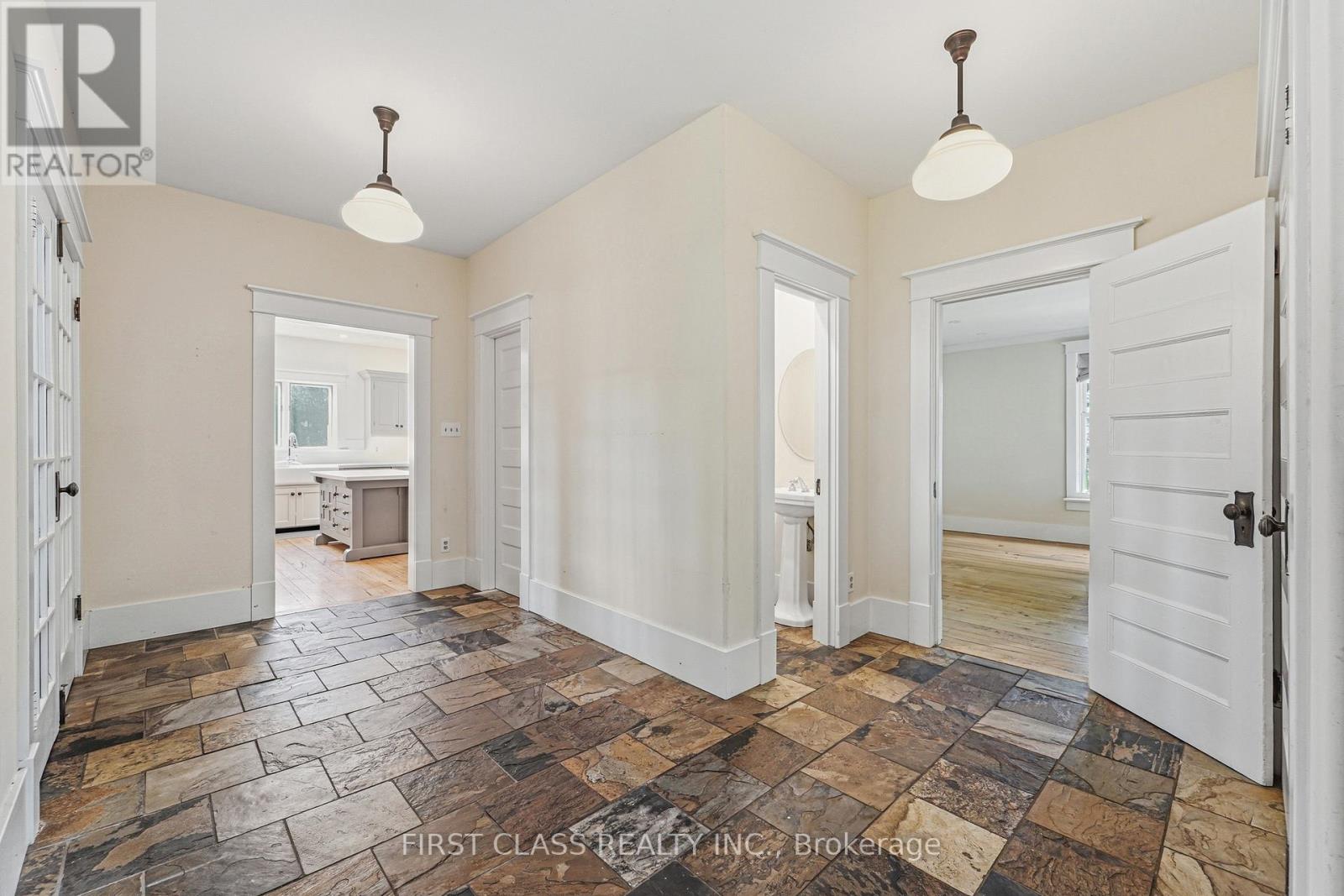 424 Concession Rd 8 E Property Photo 6