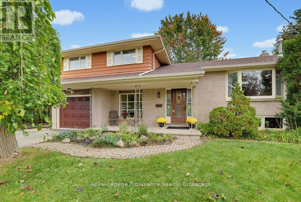 23 Thorncliffe Drive Property Photo 1