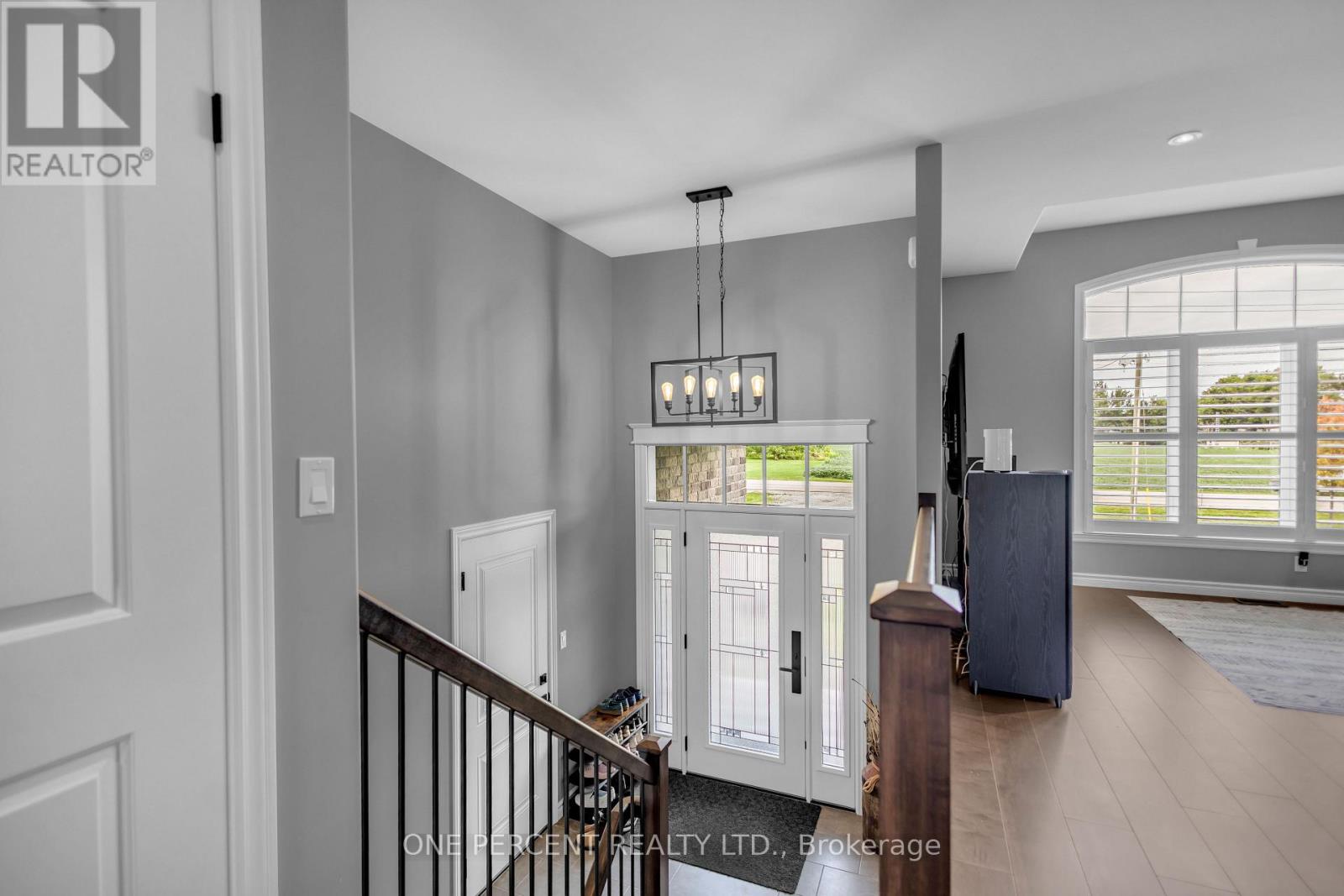 1410 Thompson Road E Property Photo 5