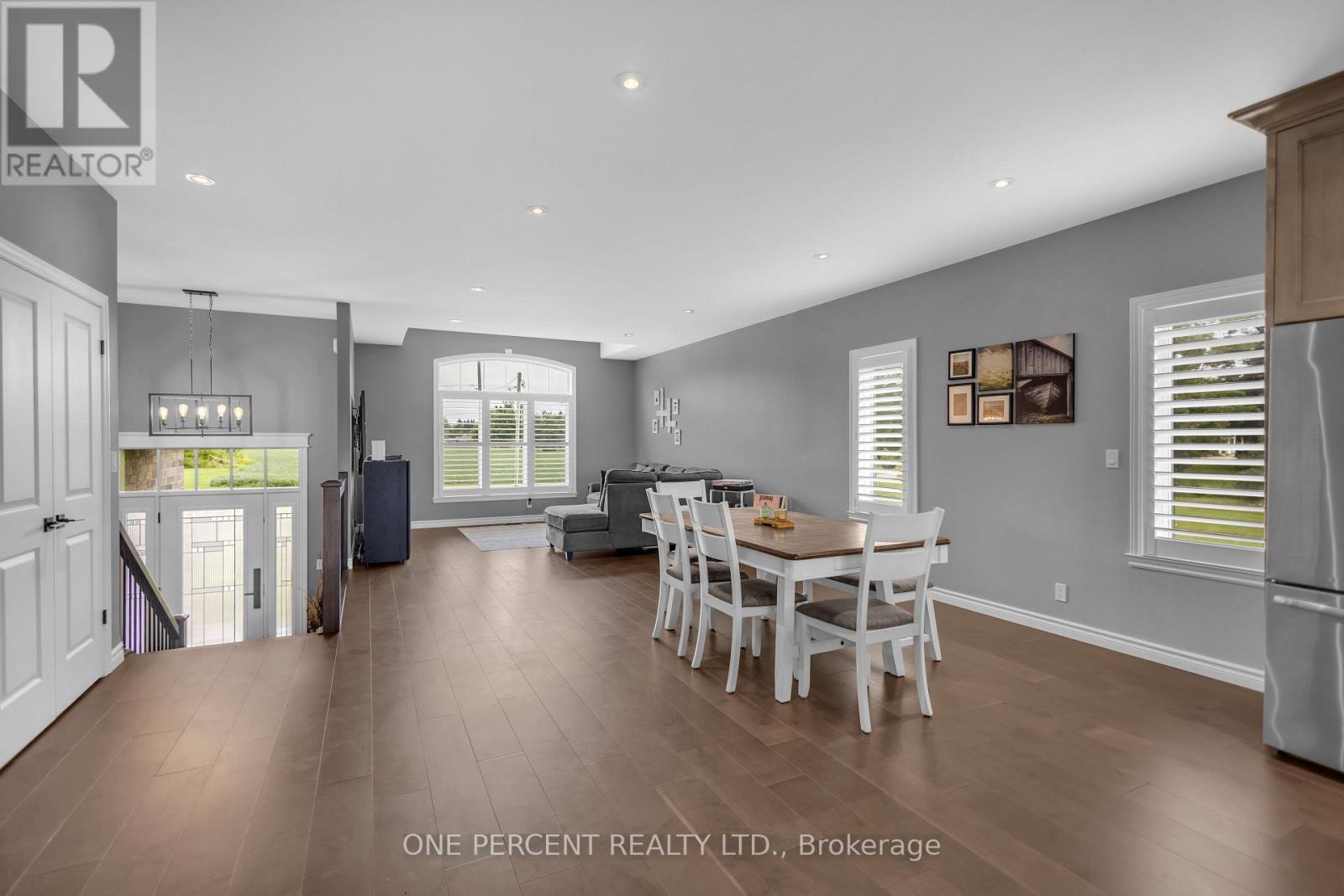 1410 Thompson Road E Property Photo 6