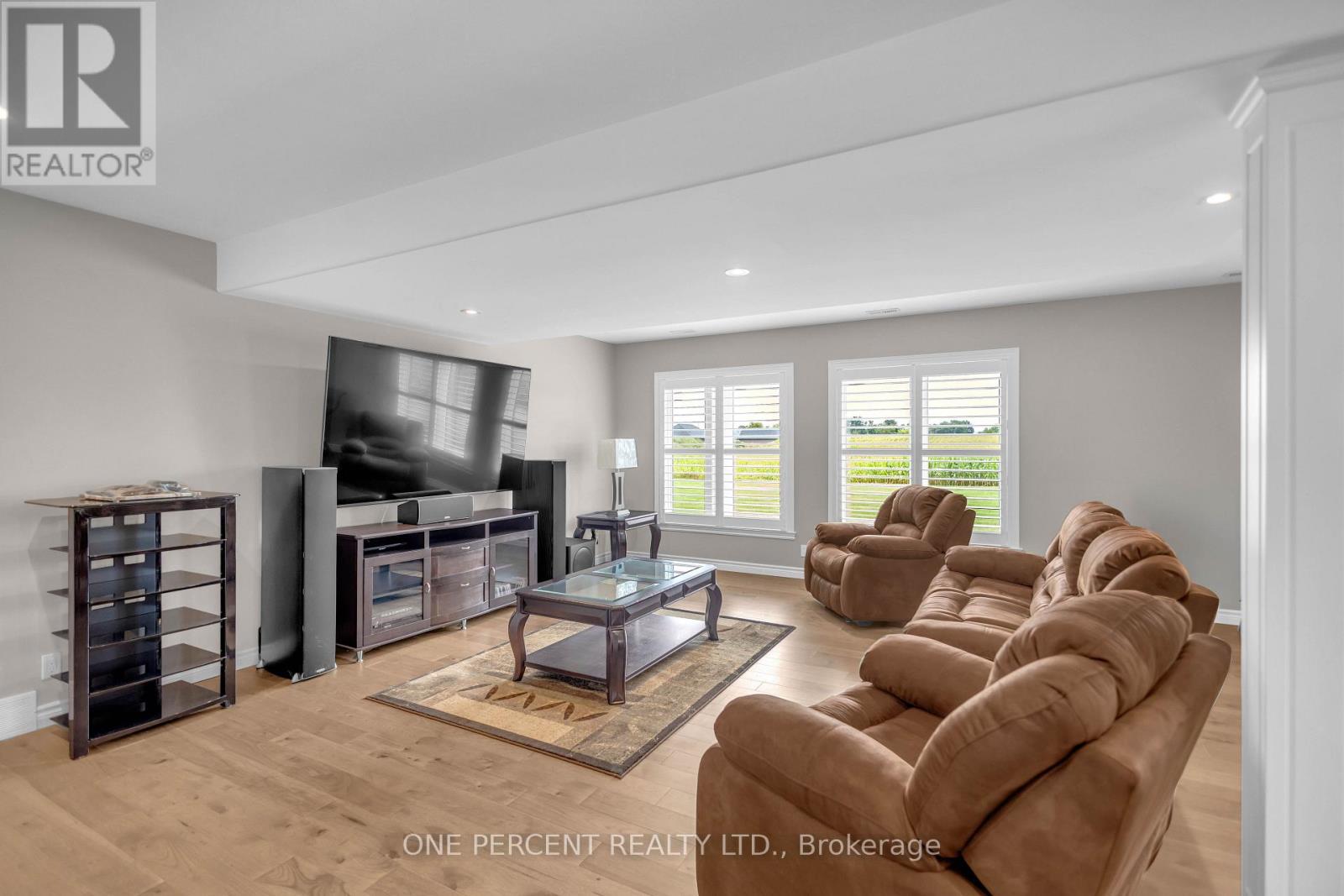 1410 Thompson Road E Property Photo 25