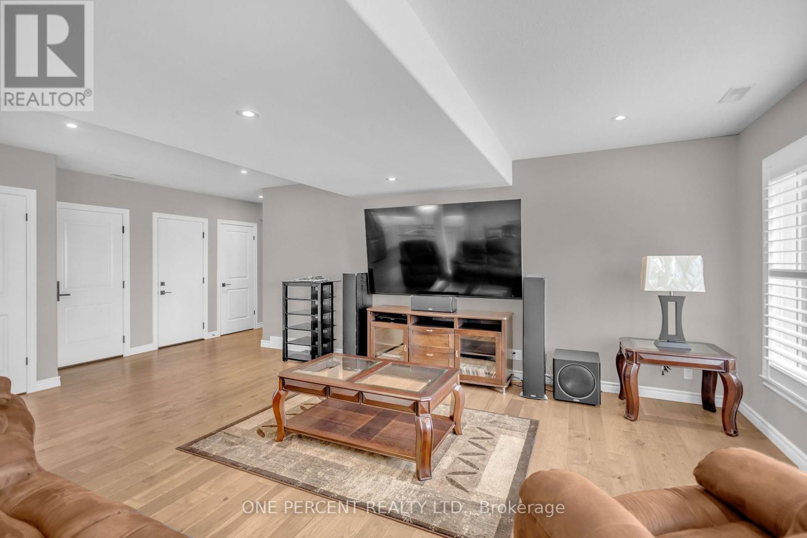 1410 Thompson Road E Property Photo 26