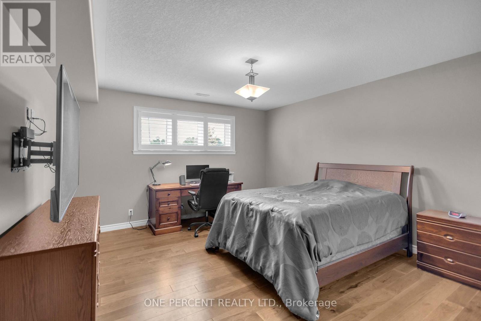 1410 Thompson Road E Property Photo 34