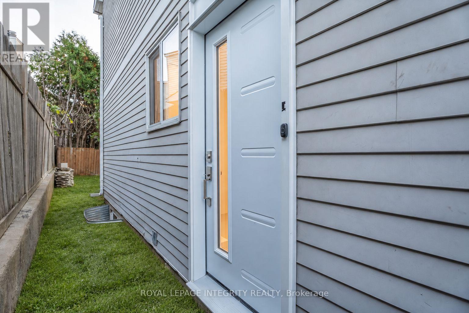 A - 775 Kingfisher Crescent Property Photo 3