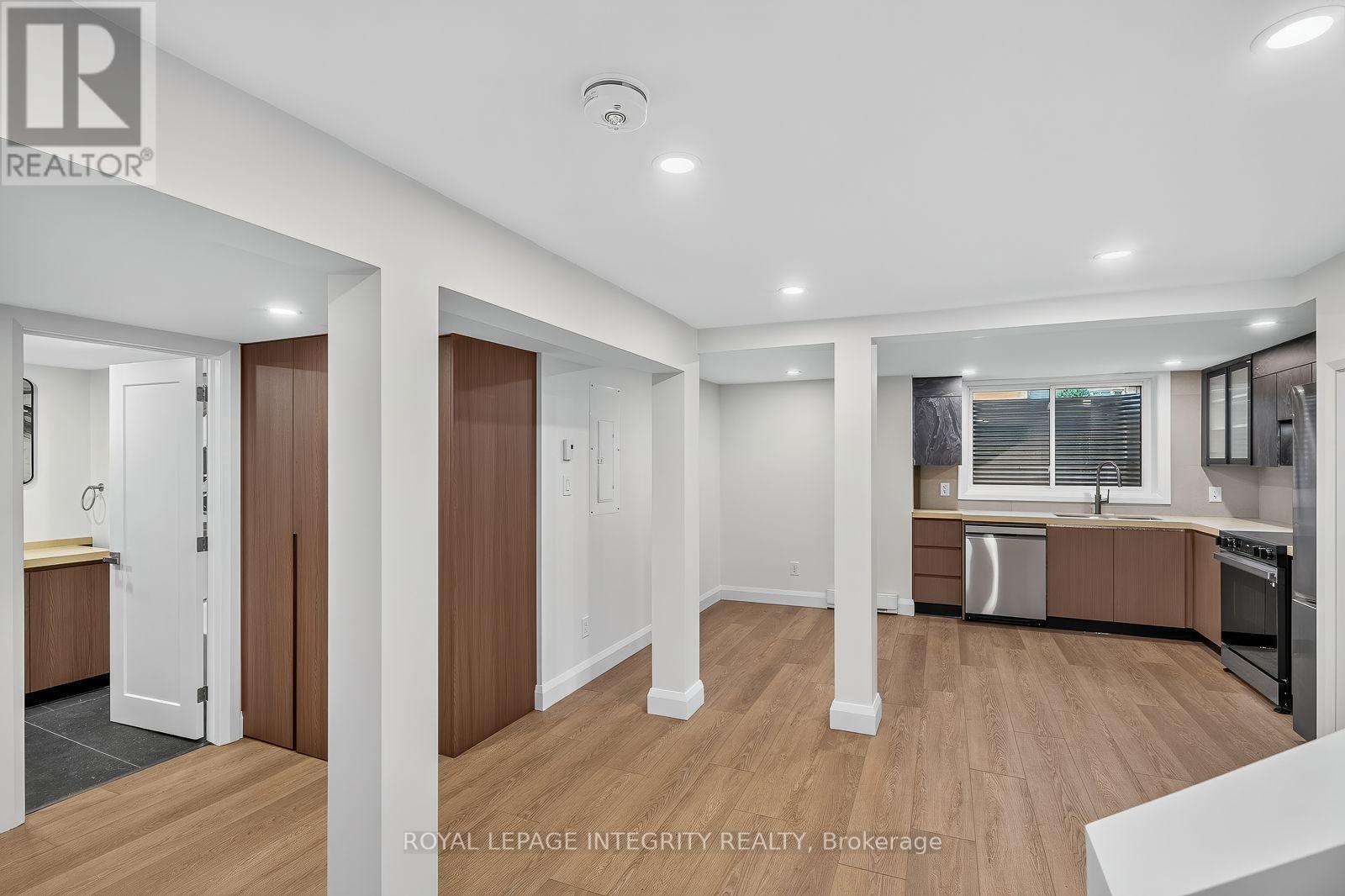 A - 775 Kingfisher Crescent Property Photo 8